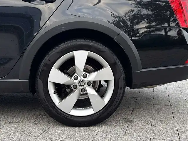 Skoda Octavia view 9
