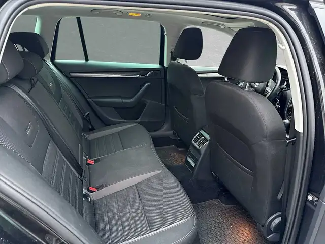 Skoda Octavia view 5