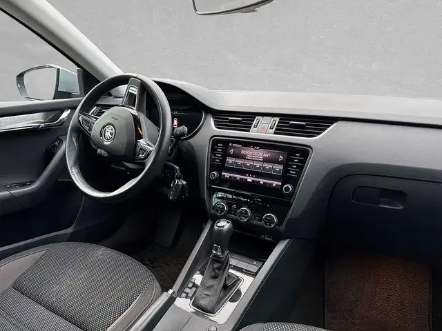 Skoda Octavia view 4