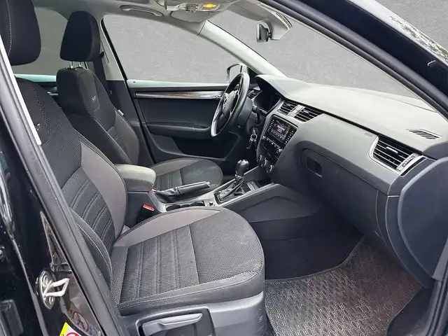 Skoda Octavia view 3