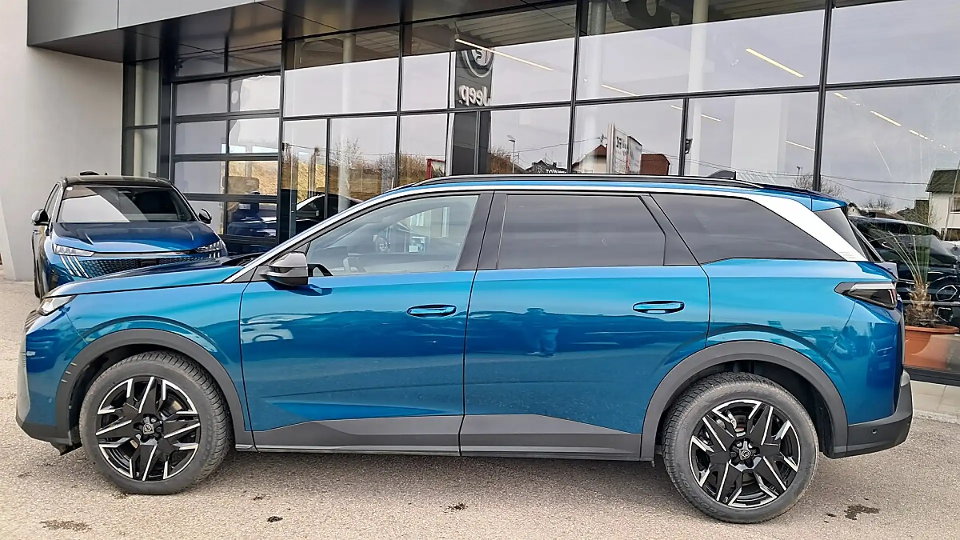 Peugeot 5008 mHEV 145 e-DCS6 Aut. Blau - 2