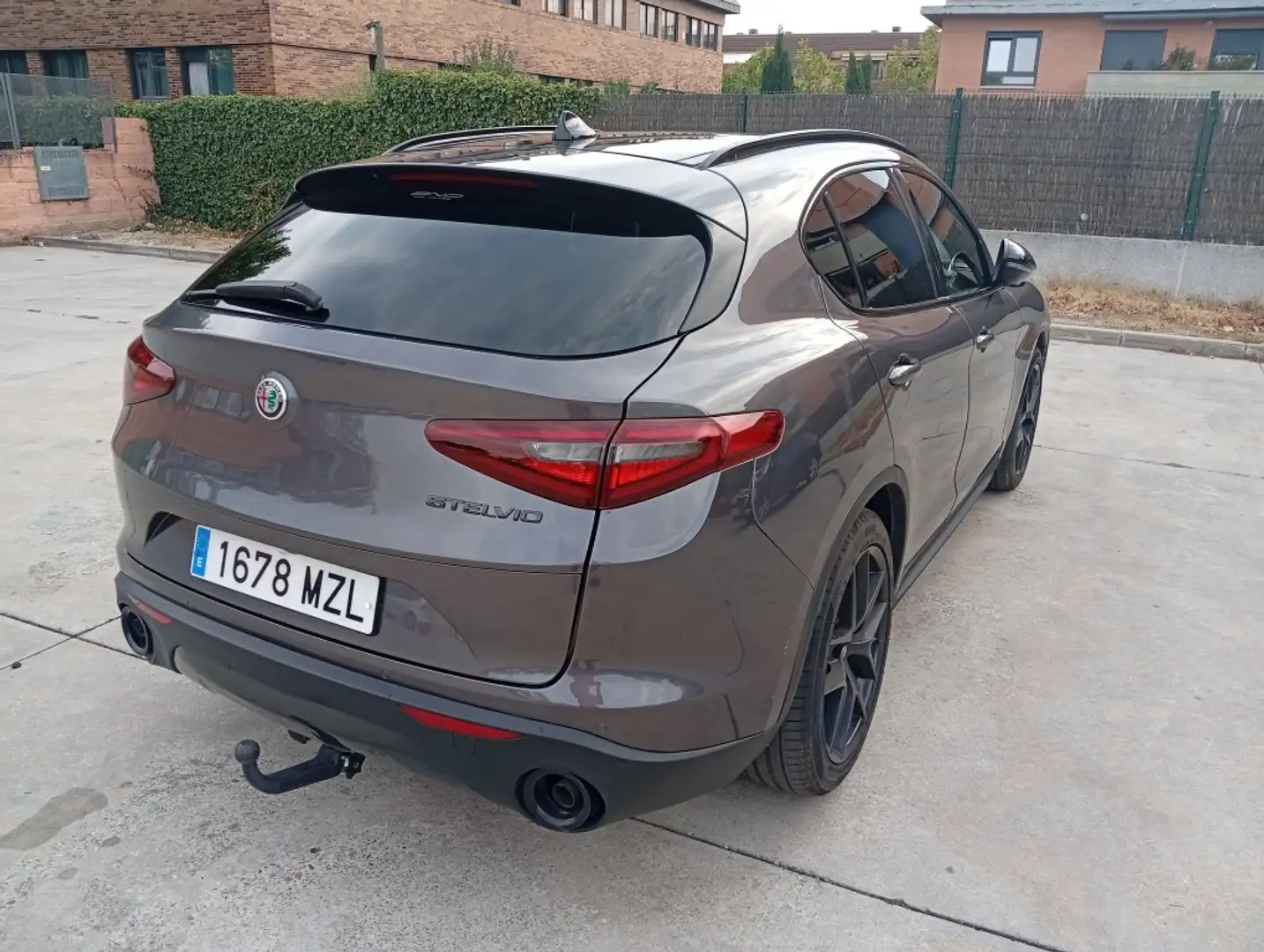 Alfa Romeo Stelvio 2.2 Executive RWD Aut. 160 Gris - 2