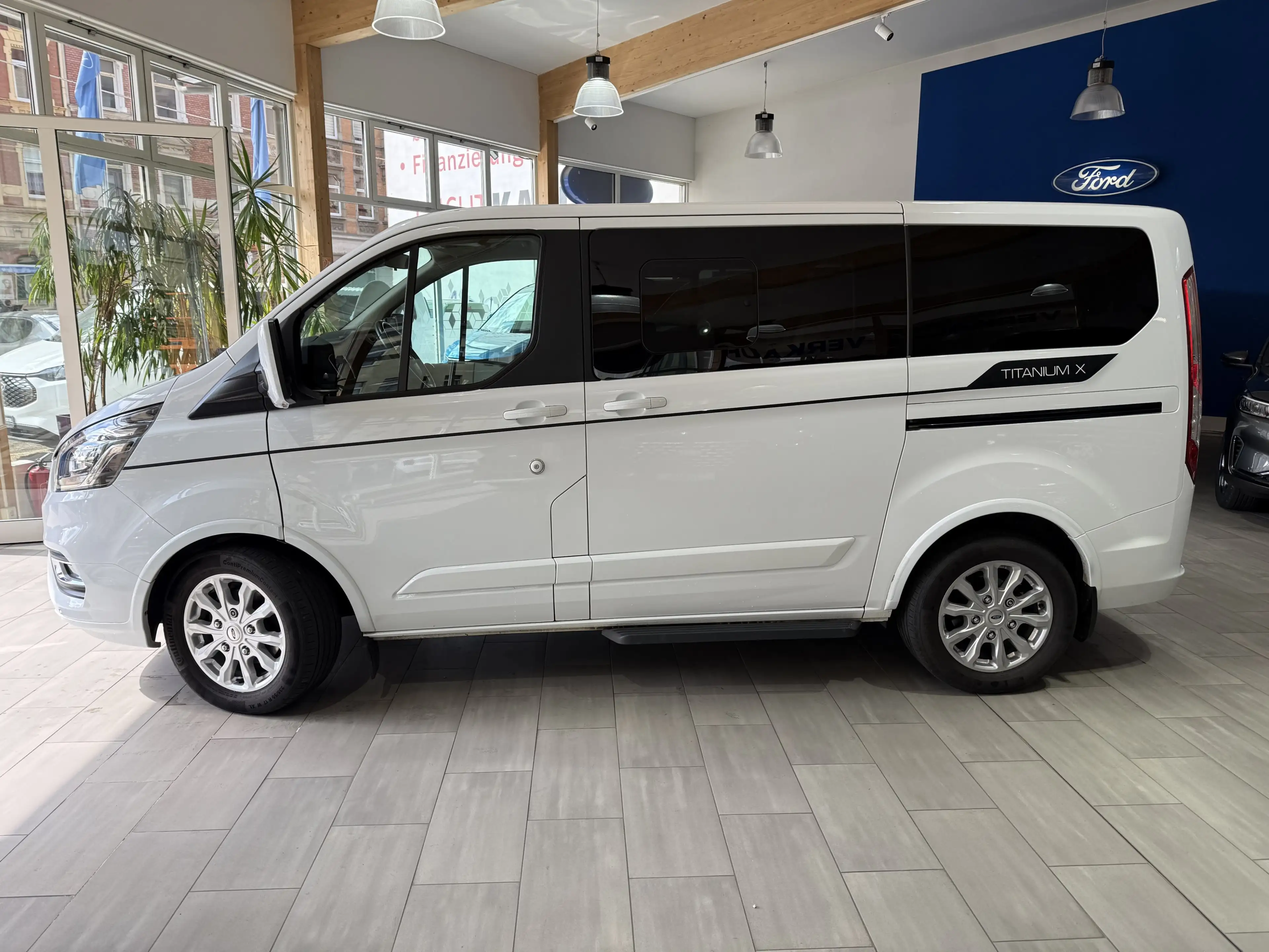 Ford Tourneo Custom Titanium X L1 Standheiz. / abn. AHK / ACC / Leder — photo 8