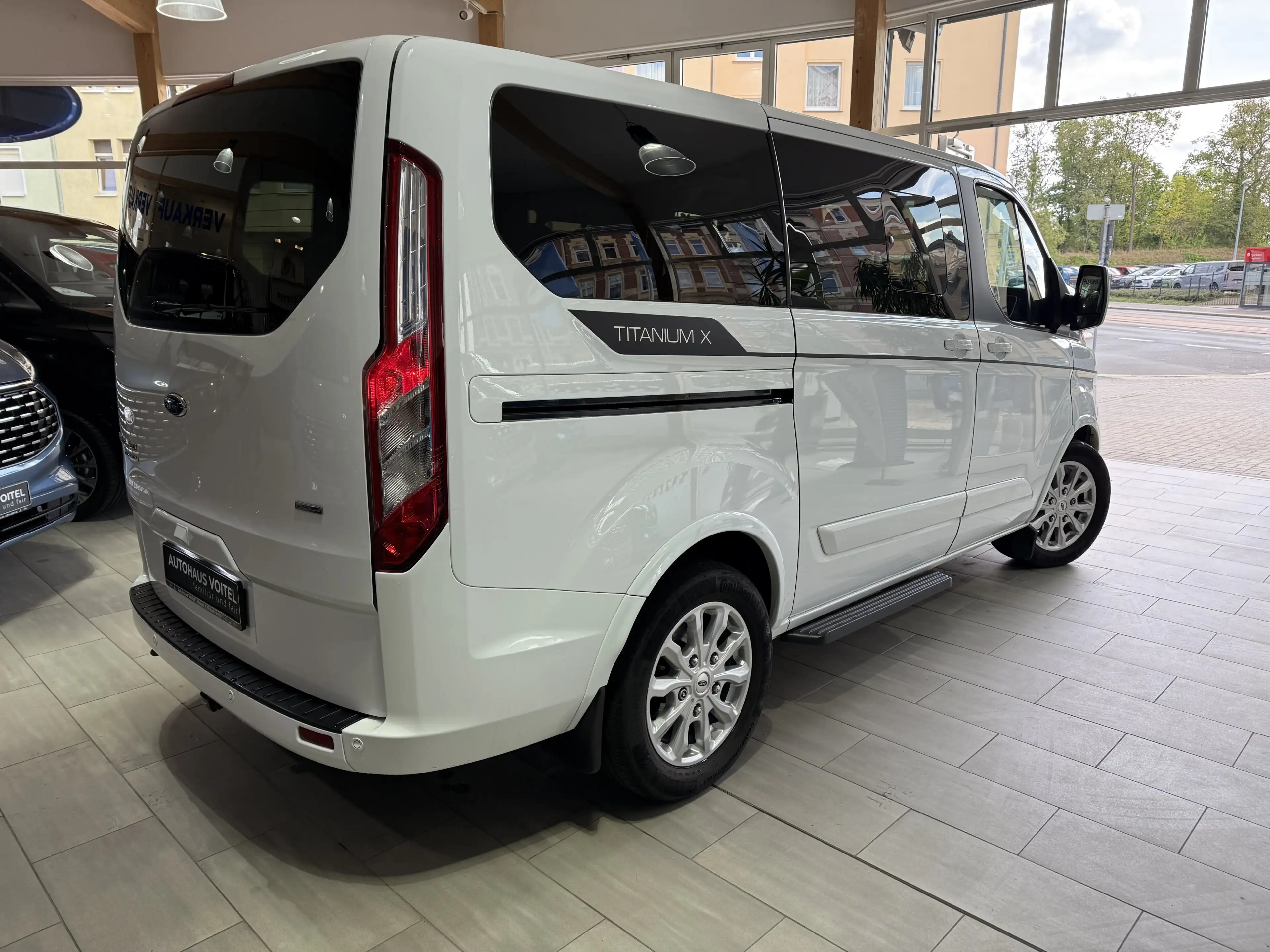 Ford Tourneo Custom Titanium X L1 Standheiz. / abn. AHK / ACC / Leder — photo 5