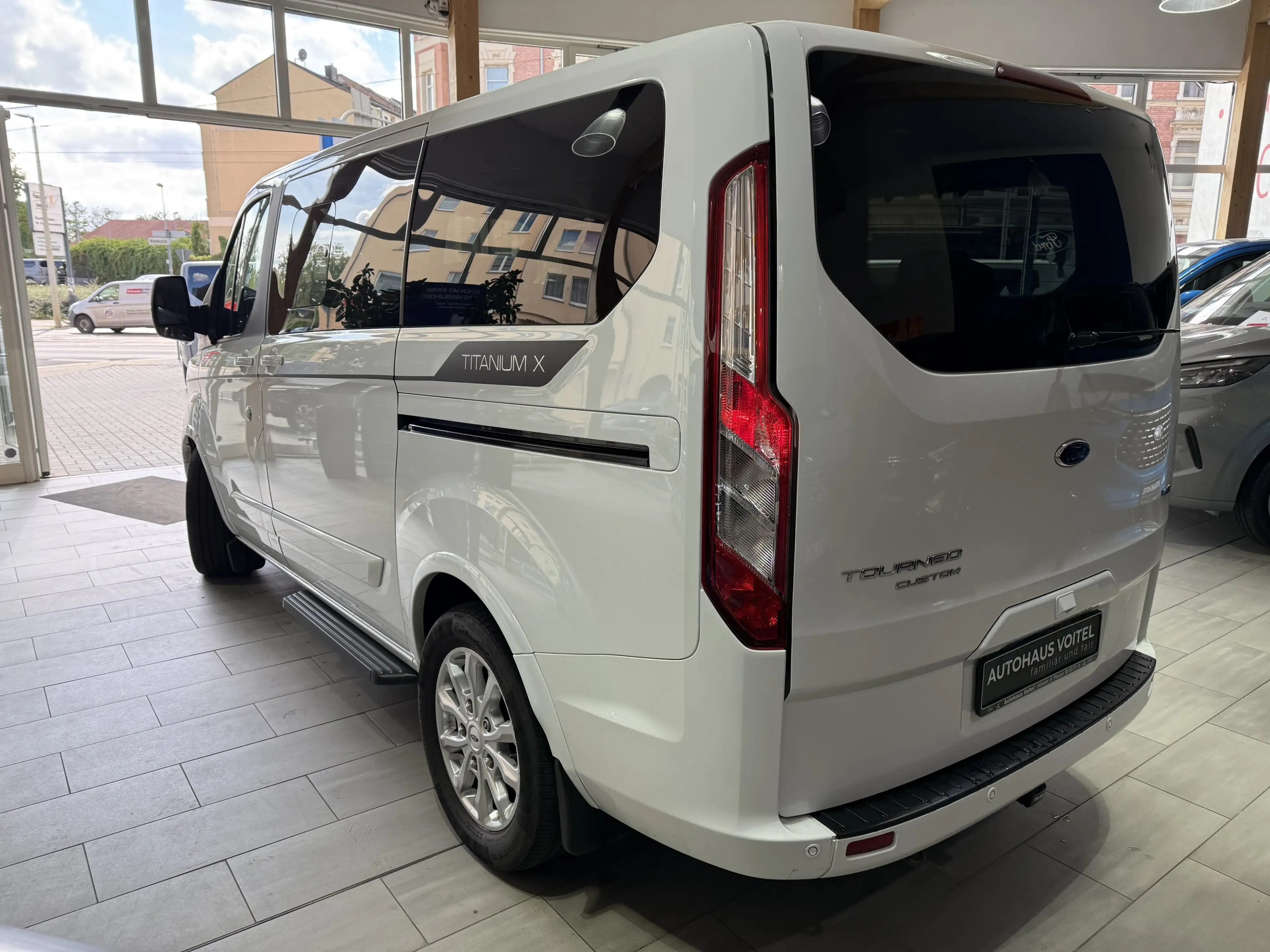 Ford Tourneo Custom Titanium X L1 Standheiz. / abn. AHK / ACC / Leder — photo 7