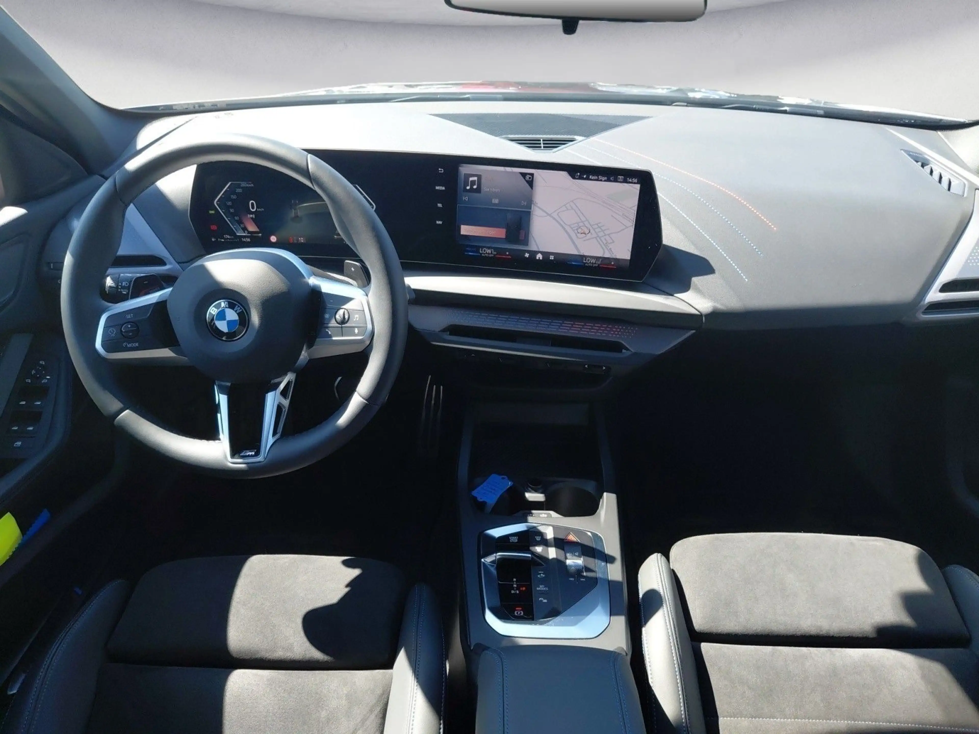 BMW 118 d M Sportpaket Navi Rückfahrkamera LED 19 Zol — photo 14