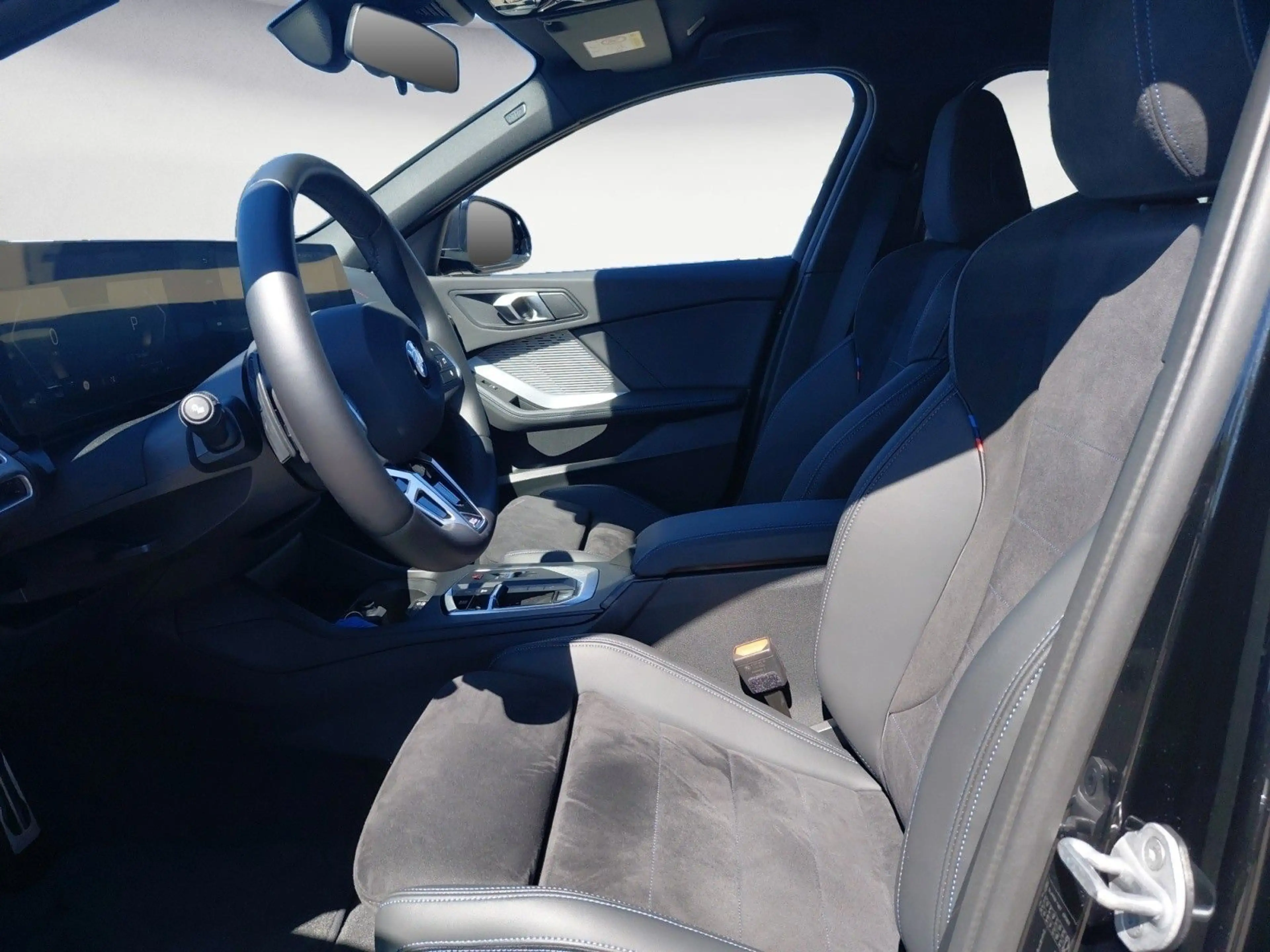 BMW 118 d M Sportpaket Navi Rückfahrkamera LED 19 Zol — photo 12