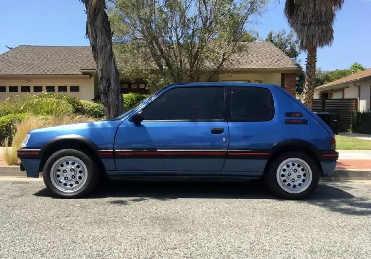 Peugeot 205 CTI
