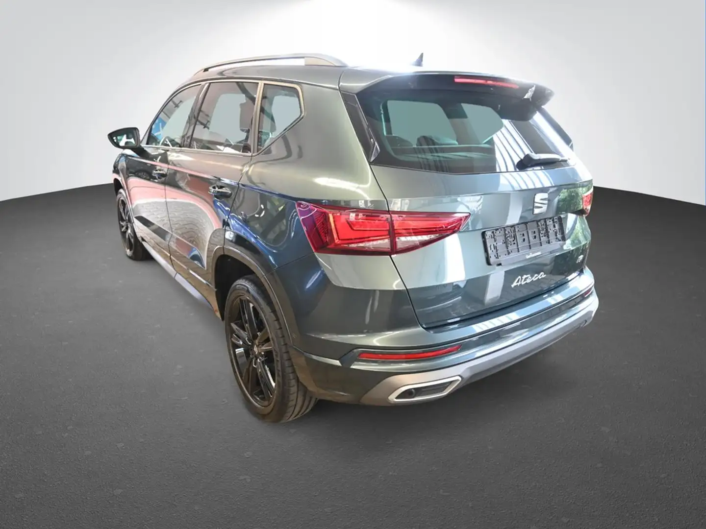 SEAT Ateca 1.5 TSI FR PDC LED ACC SzHzg Grün - 2
