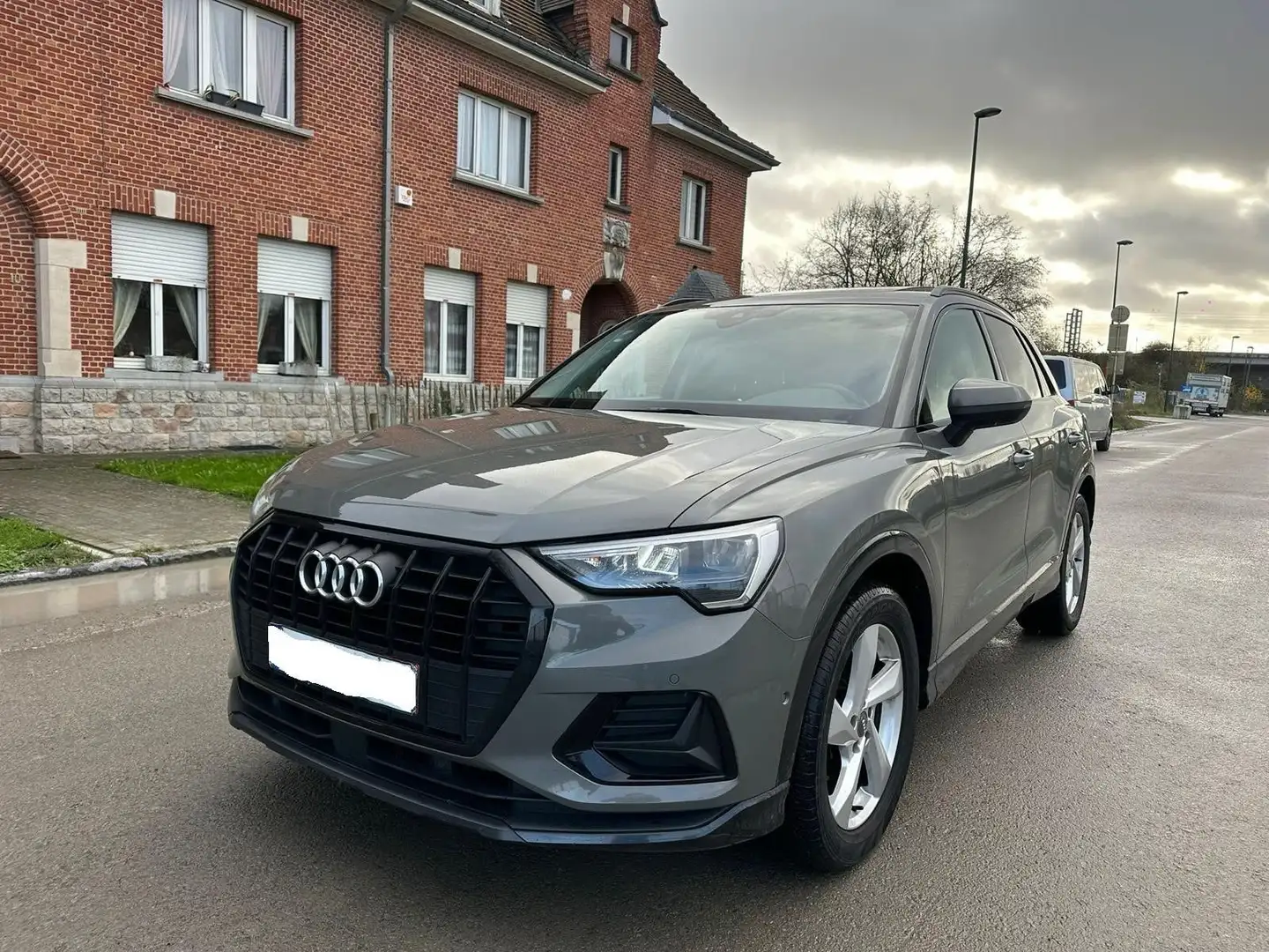 Audi Q3 35 TDi S tronic - 1