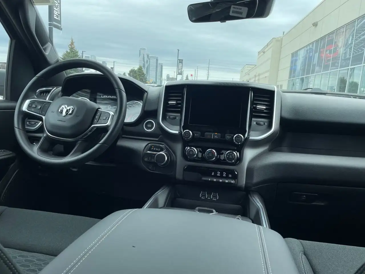 RAM 1500 снимка RAM 1500