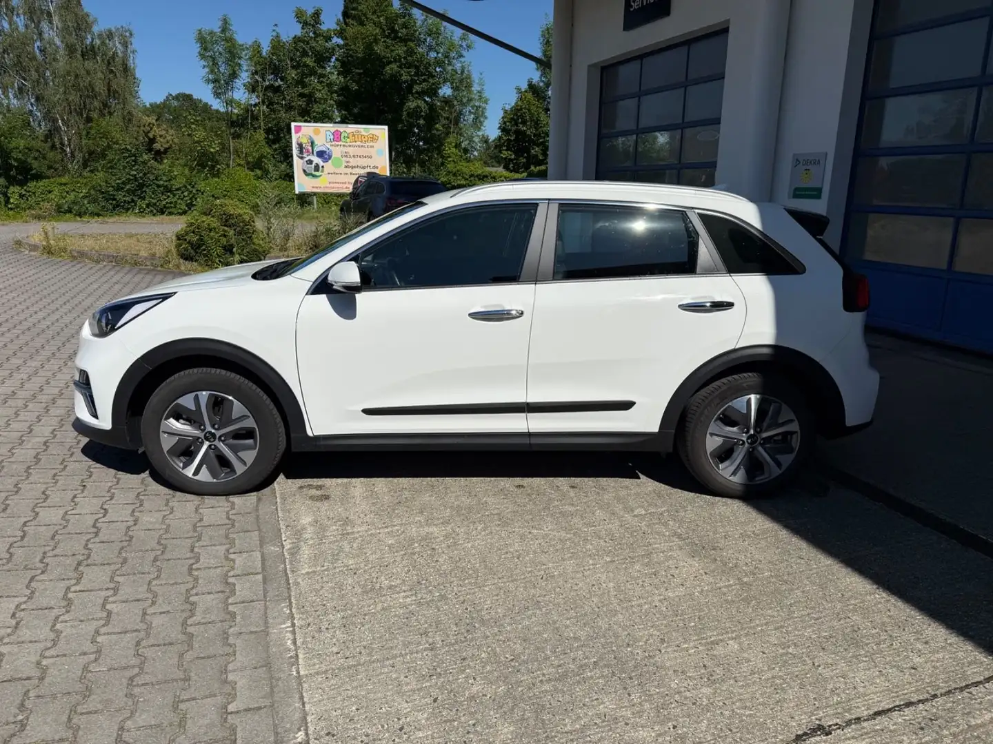 Kia Niro e-Niro 150kW 3-Ph Schnellader Sitzbelüftung Wit - 2