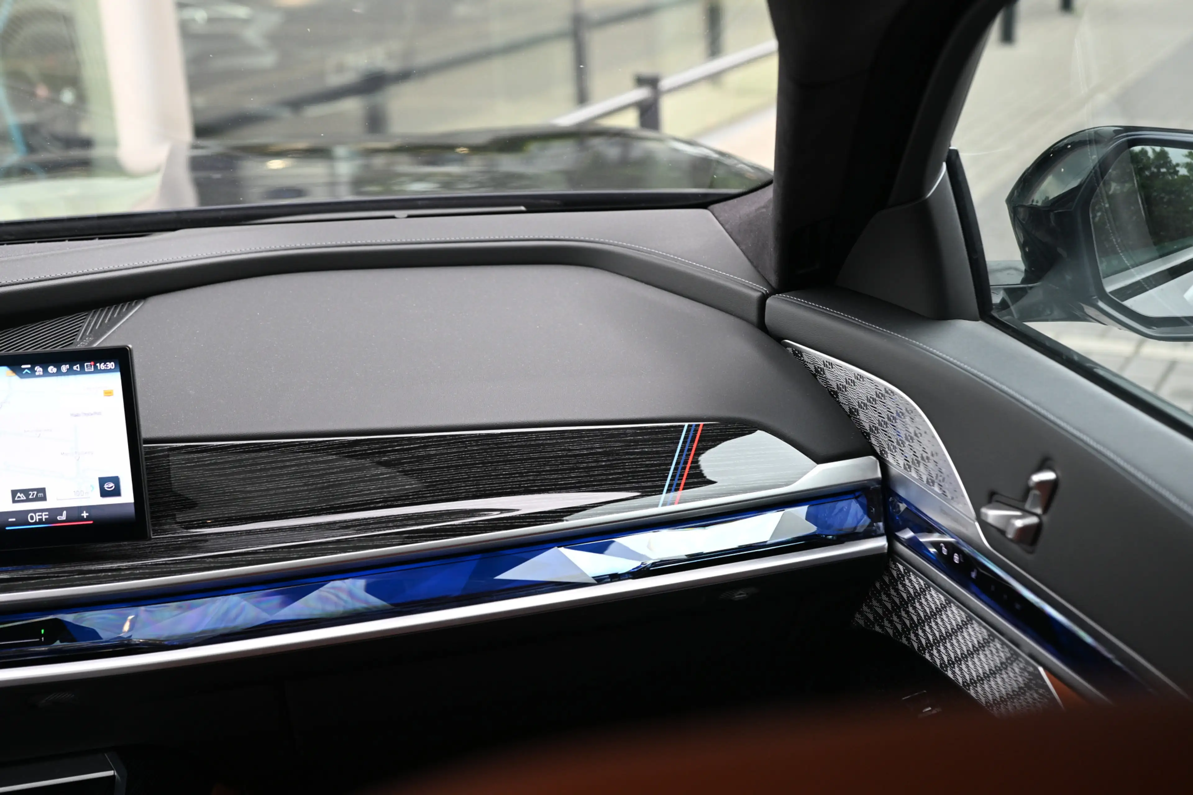 BMW 750 7 Serie 750e xDrive M Sport Automaat / Panoramadak — photo 14