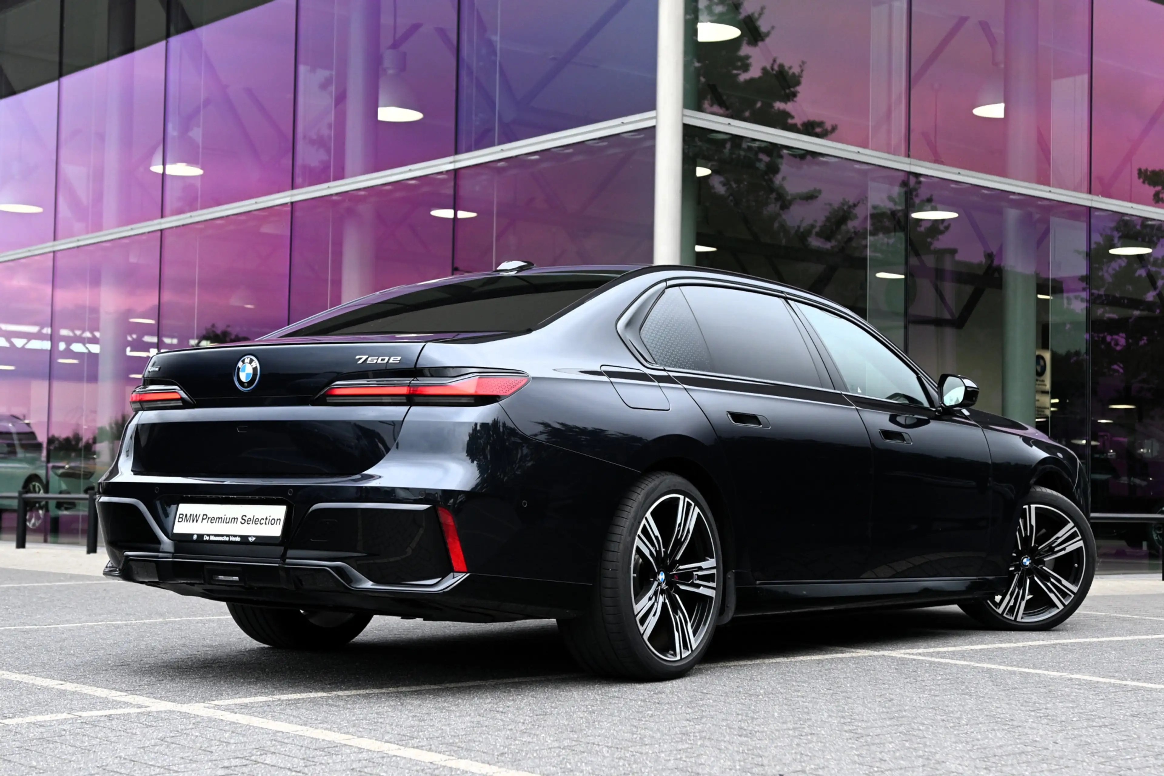 BMW 750 7 Serie 750e xDrive M Sport Automaat / Panoramadak — photo 3