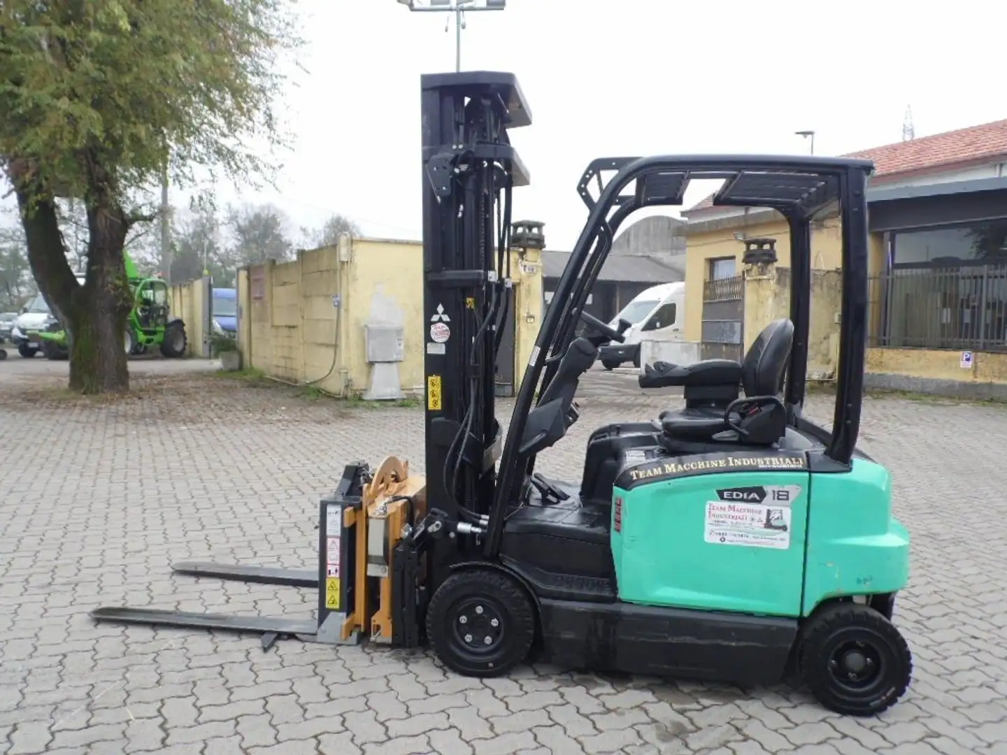 Mitsubishi FB18 ACN Grau - 1