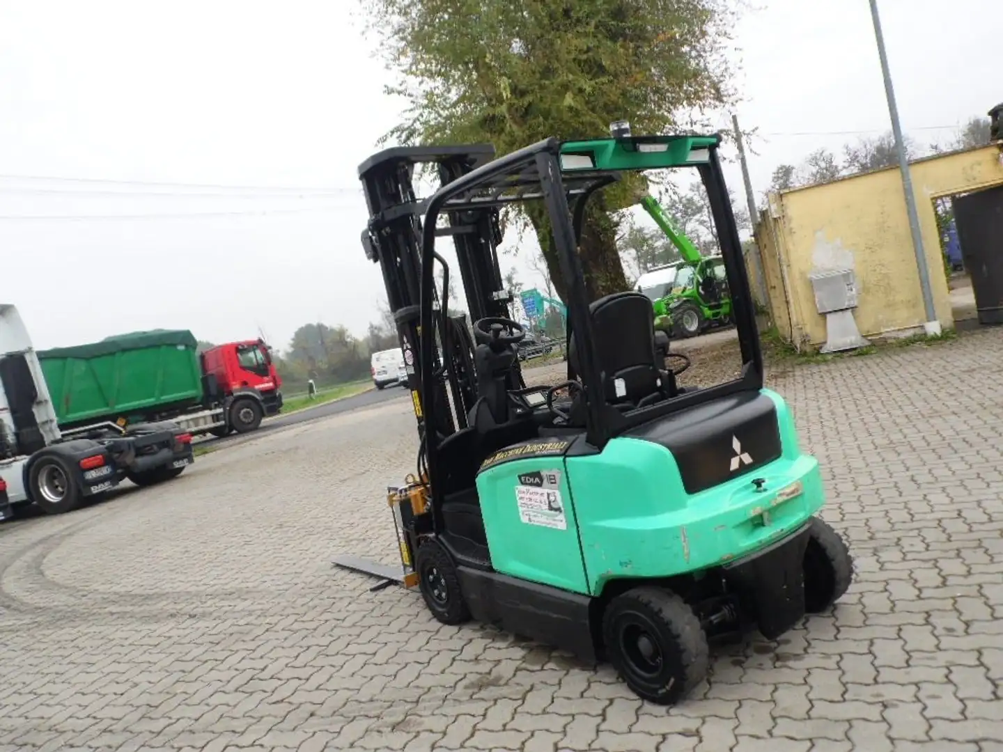 Mitsubishi FB18 ACN Grau - 2