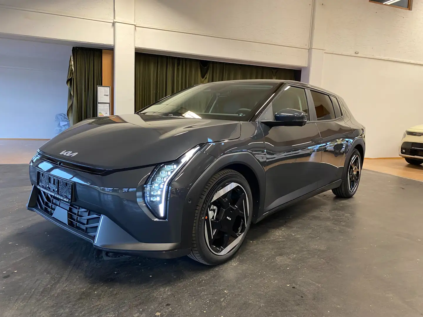 Kia EV4 EV4 Earth 81,4 kWh Серый - 1