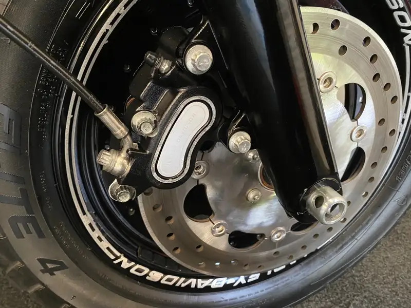 Harley-Davidson Dyna Fat Bob - foto 5