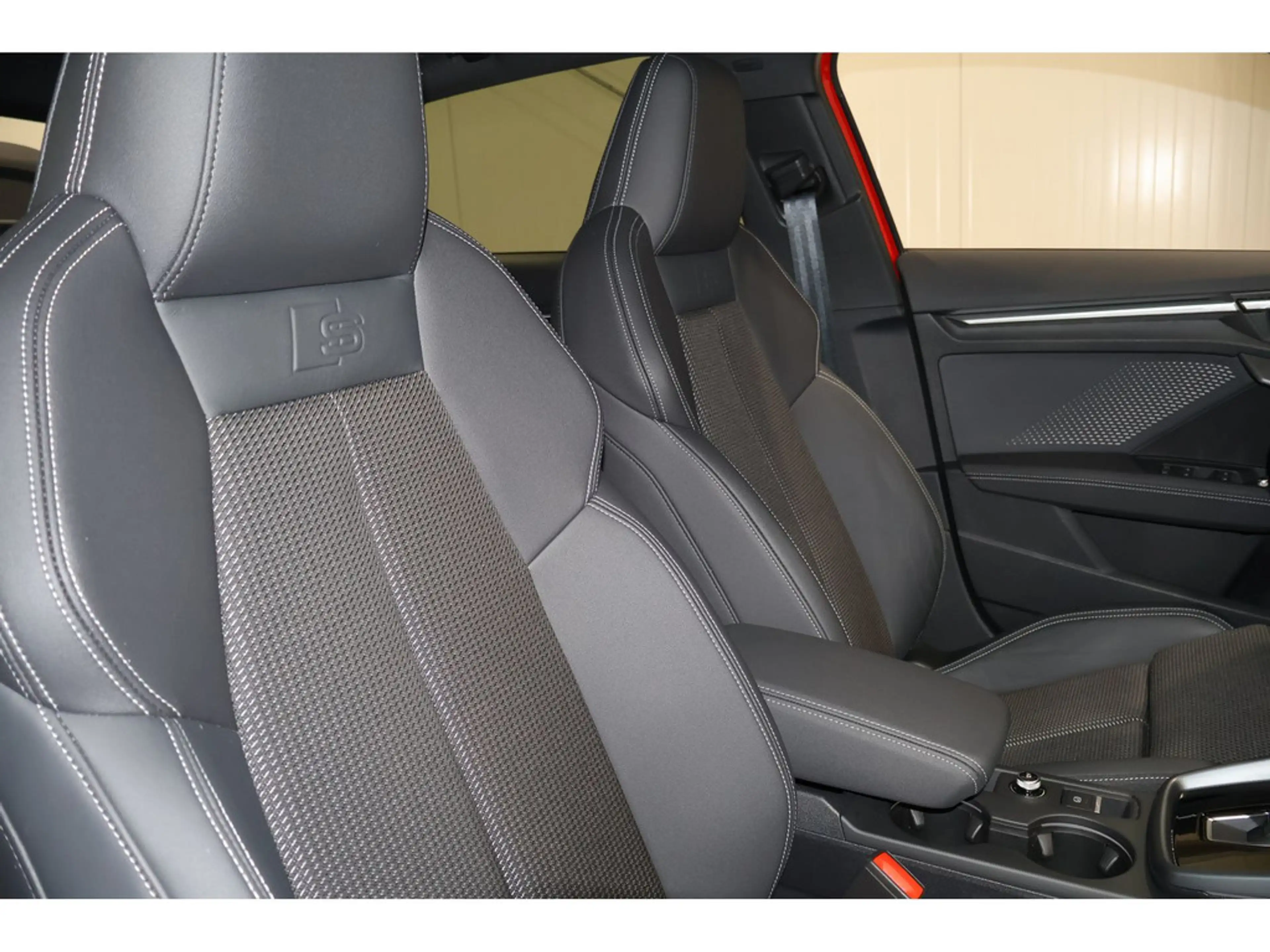 Audi S3 Sportback 2.0 TFSI quattro VC+*SH*LED — photo 8