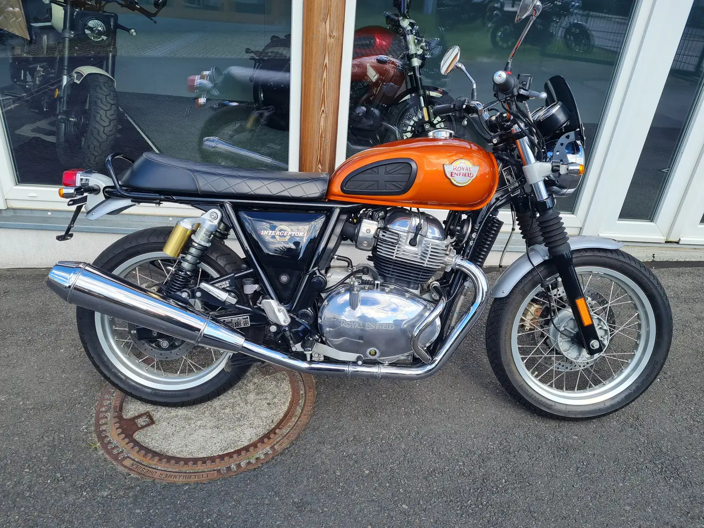 Royal Enfield Interceptor 650 Orange - 1