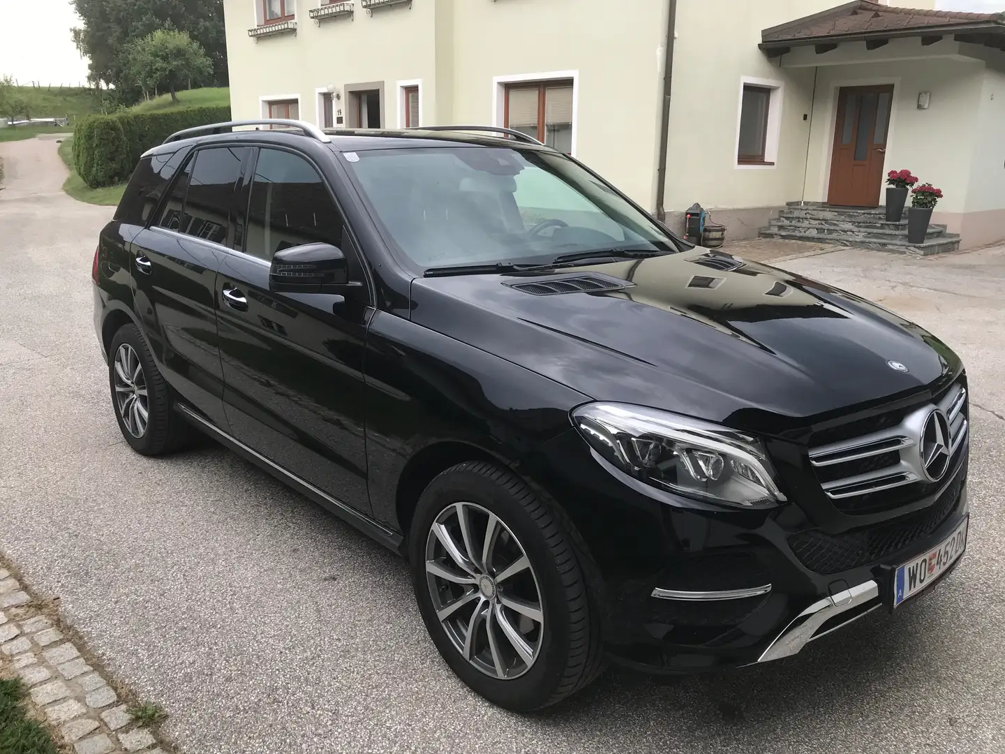 Mercedes-Benz GLE 350 GLE 350 d 4Matic Aut. Schwarz - 2