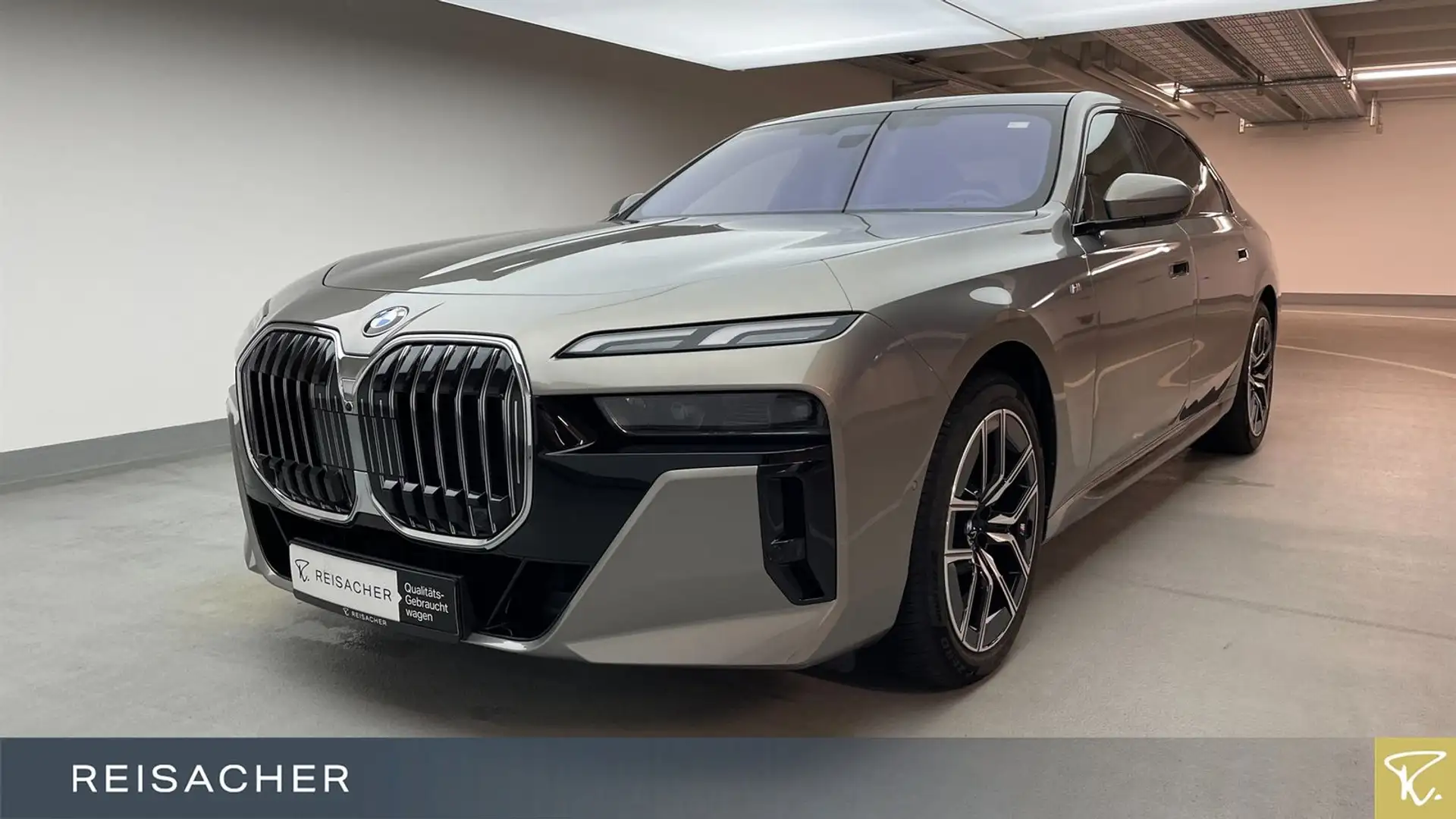 BMW 740 dA xD M-Sport,SkyLou,AHK,DAProf,360°,Standh Gris - 1
