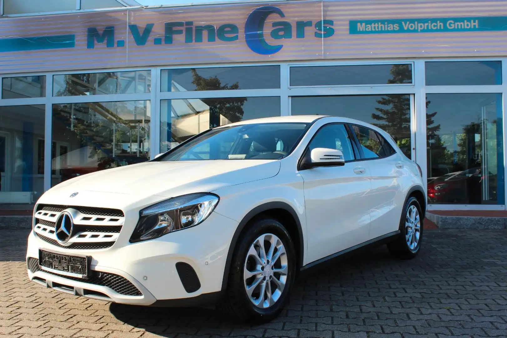 Mercedes-Benz GLA 180 GLA -Klasse GLA 180 Weiß - 1