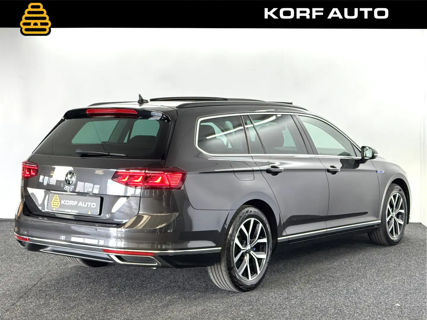 Volkswagen Passat Variant 1.4 TSI PHEV GTE / Pano / Camera / DigiCock Gris - 2
