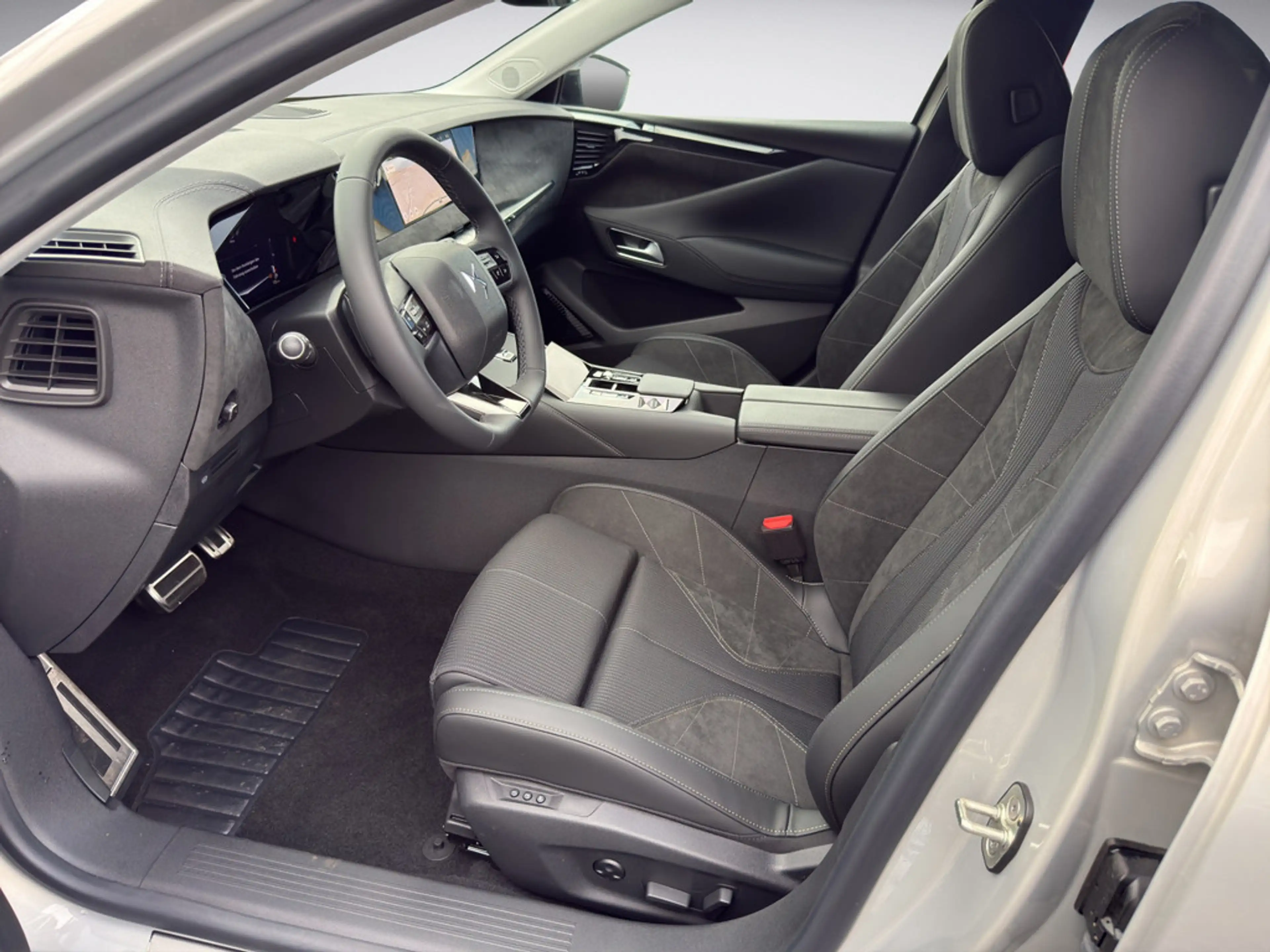 DS Automobiles DS 4 Etoile HDI 130 EAT8 HUD LED NAVI ACC — photo 10