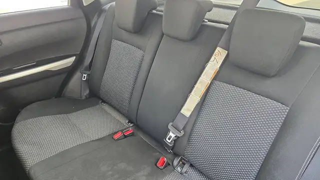 Suzuki Vitara view 9