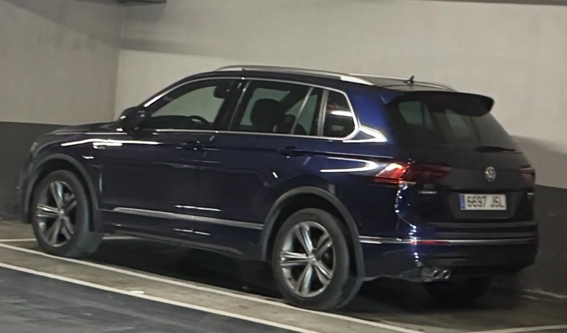 Volkswagen Tiguan 2.0TDI Sport 4Motion DSG 140kW - 2