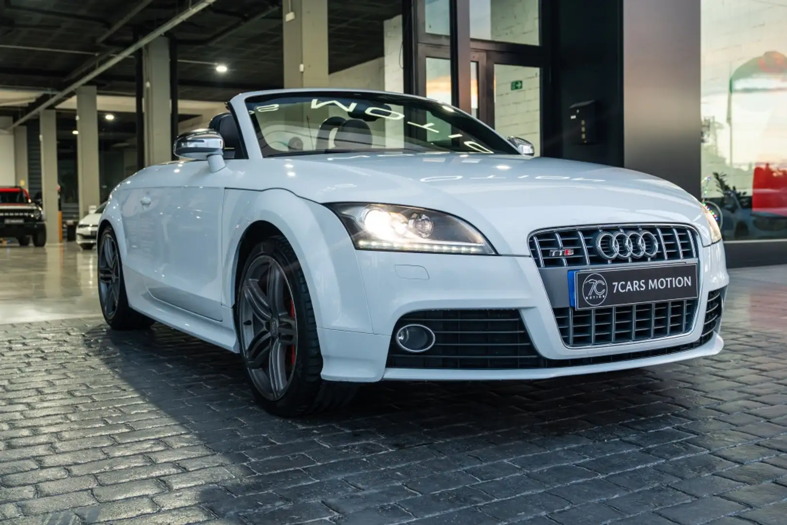 Audi TTS Roadster 2.0 TFSI quattro S-Tronic - 1