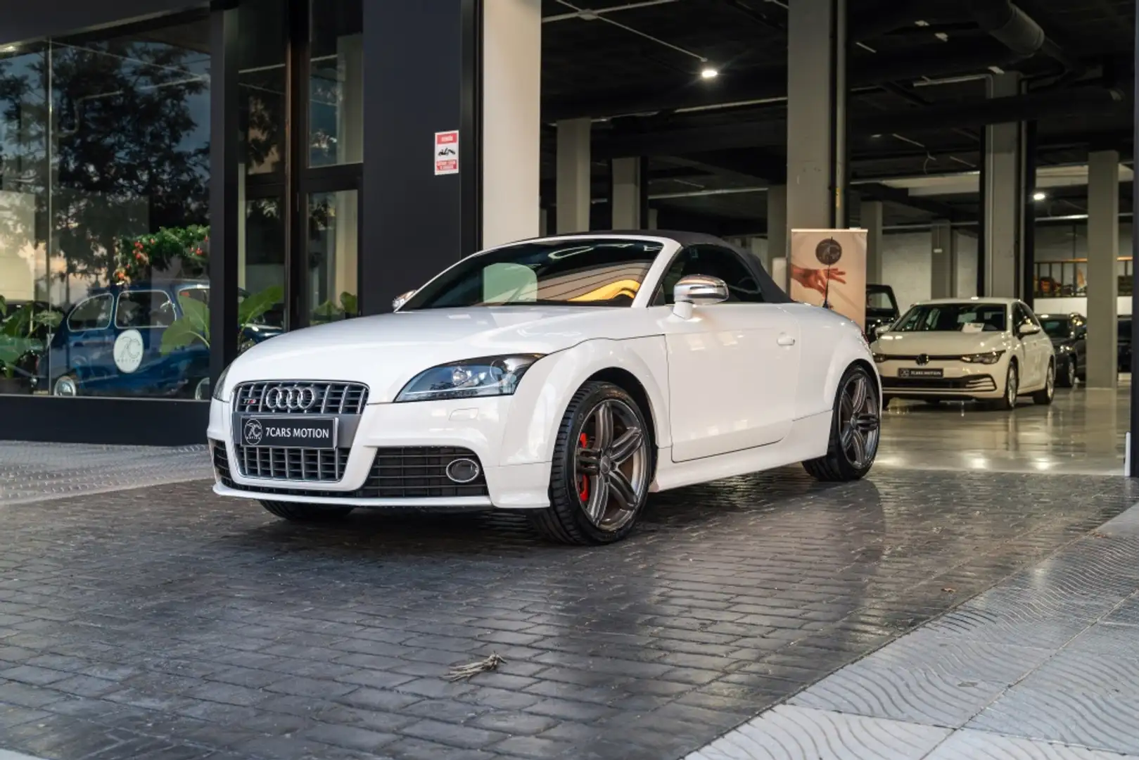 Audi TTS Roadster 2.0 TFSI quattro S-Tronic - 2