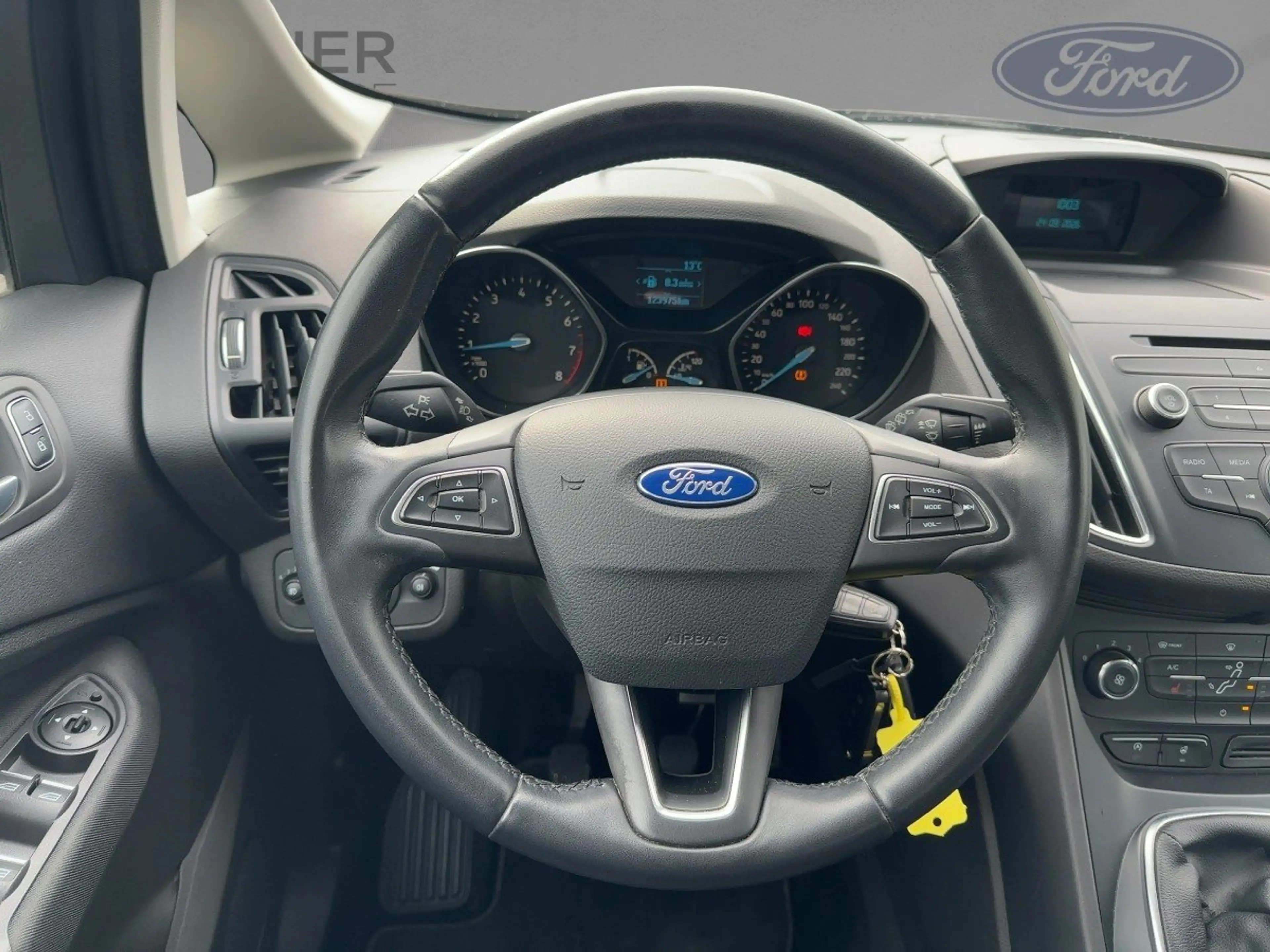 Ford Grand C-Max Trend — photo 11
