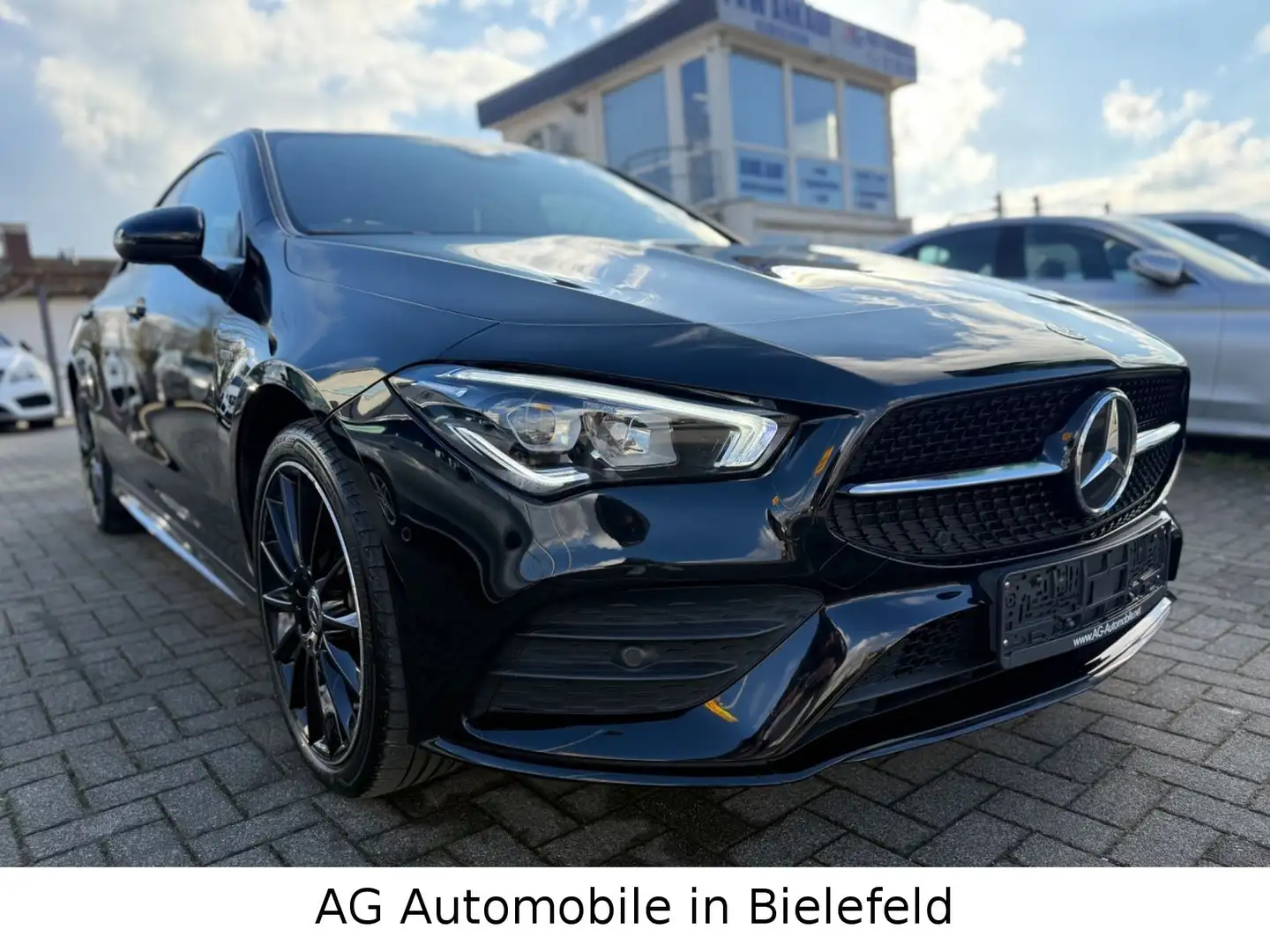 Mercedes-Benz CLA 250 e "AMG- Line"AMG-Optic-/Styling-Paket 1 Schwarz - 1