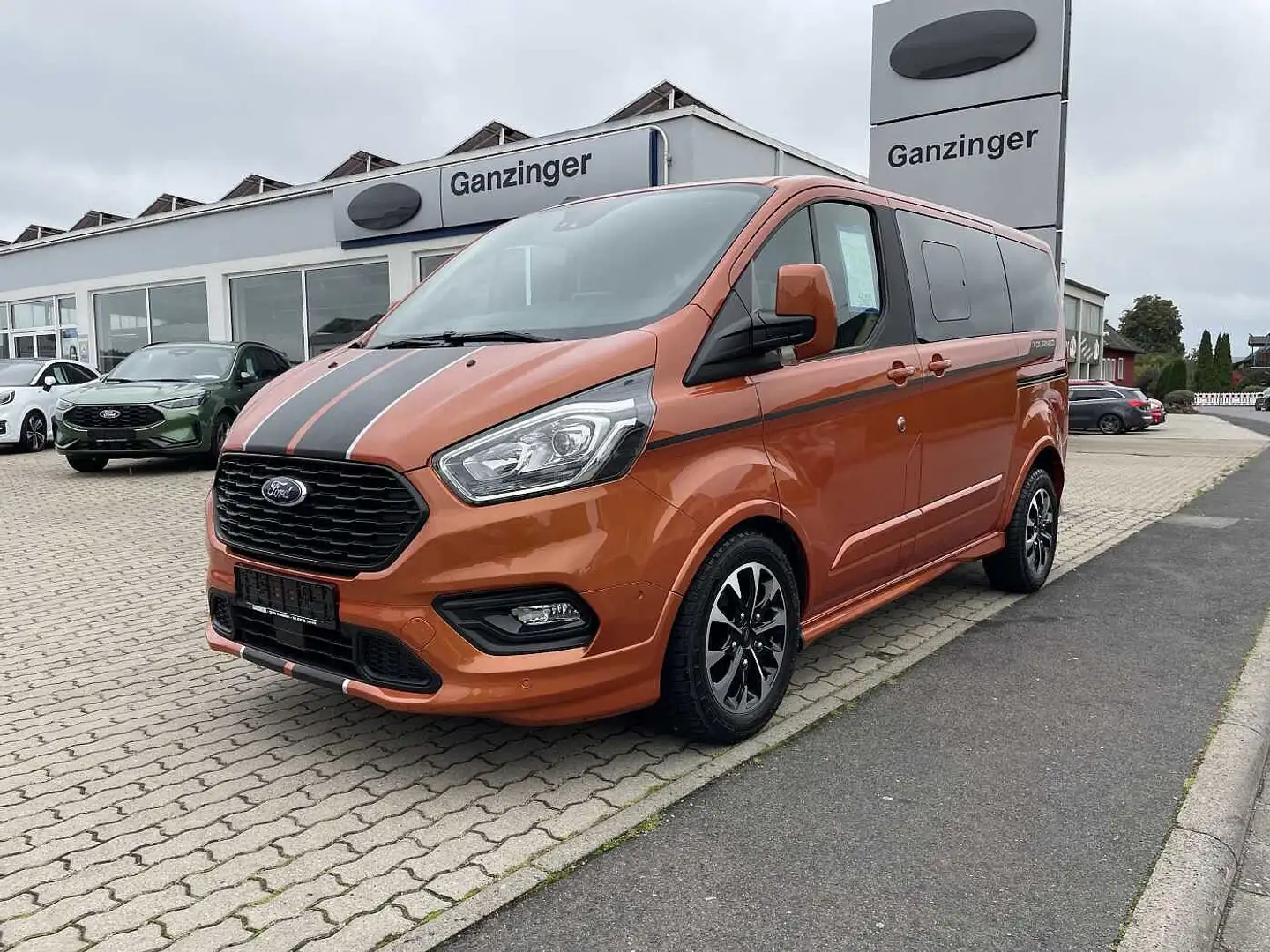 Ford Tourneo Custom Sport L1 Automatik, AHK+LED+KAMERA+PDC+NAVI+DAB+SH Oranje - 1