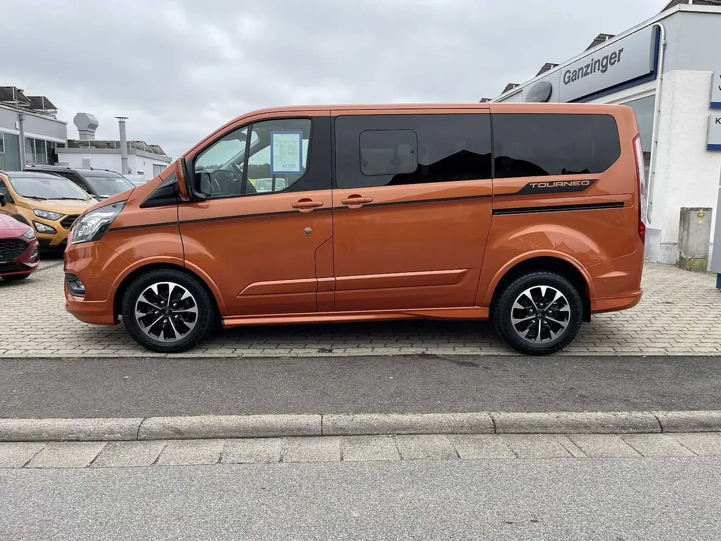 Ford Tourneo Custom Sport L1 Automatik, AHK+LED+KAMERA+PDC+NAVI+DAB+SH Oranje - 2