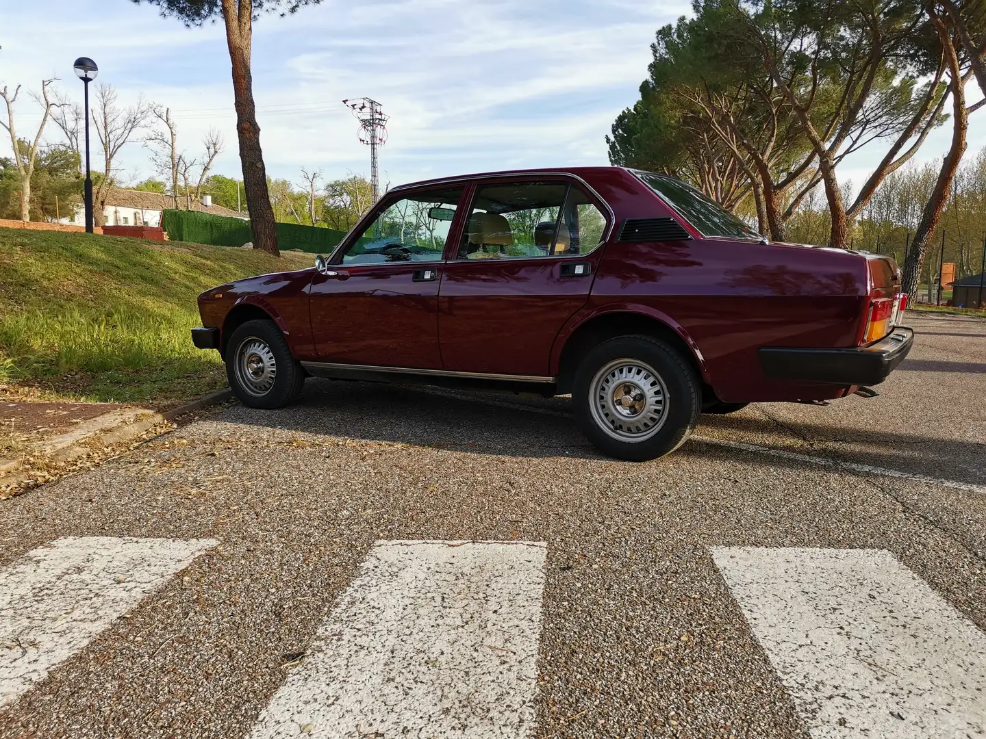 Alfa Romeo Alfetta 2.0 Fioletowy - 1