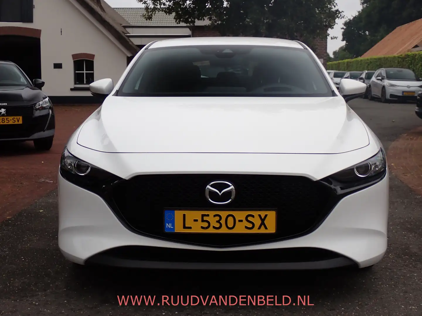 Mazda 3 2.0 e-SkyActiv-G M Hybrid HEADUP / ACC / CARPLAY / Wit - 2