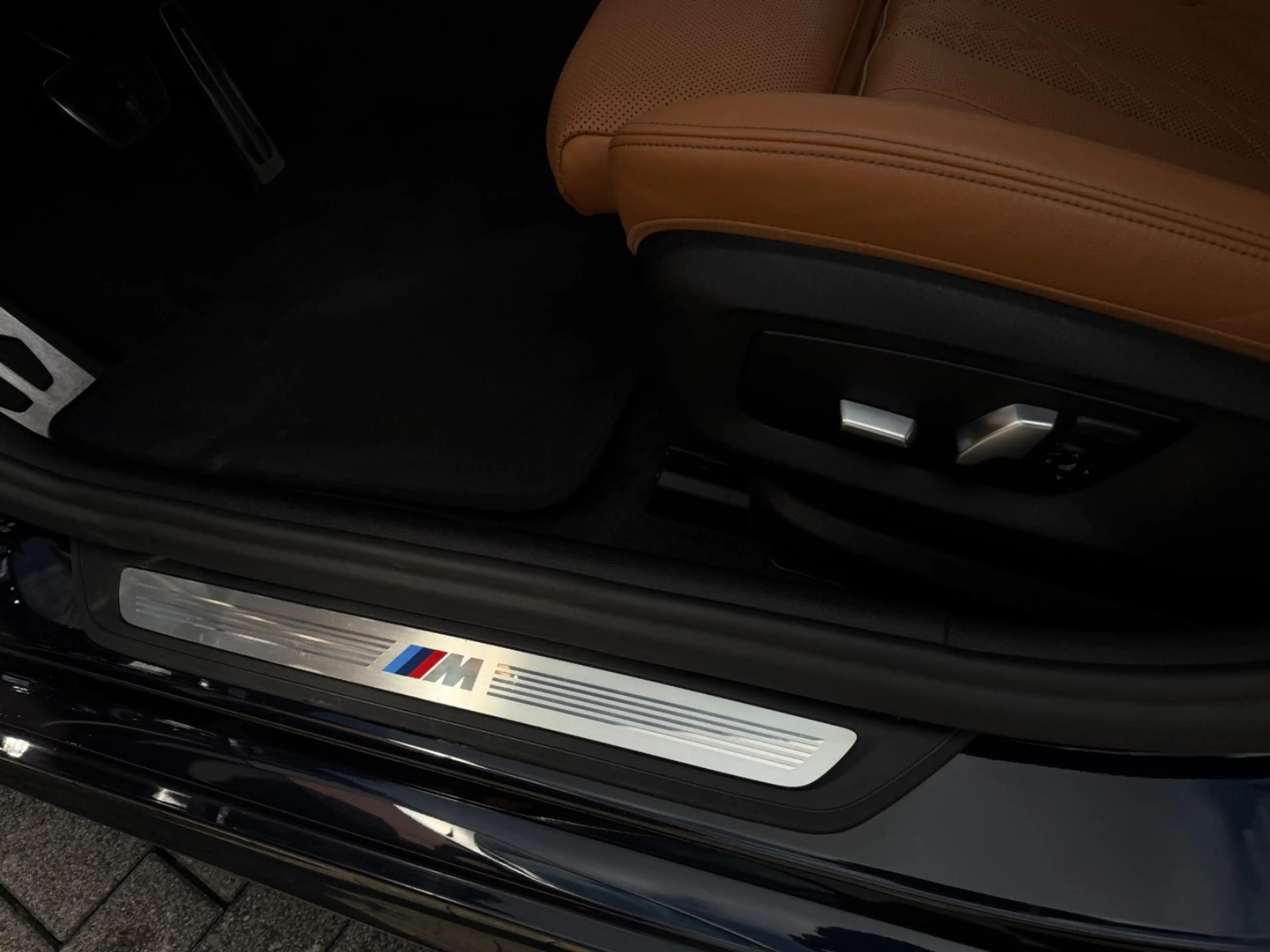 BMW 520 d xDrive M-Paket *Head-up*AHK*ACC*Kamera* — photo 17