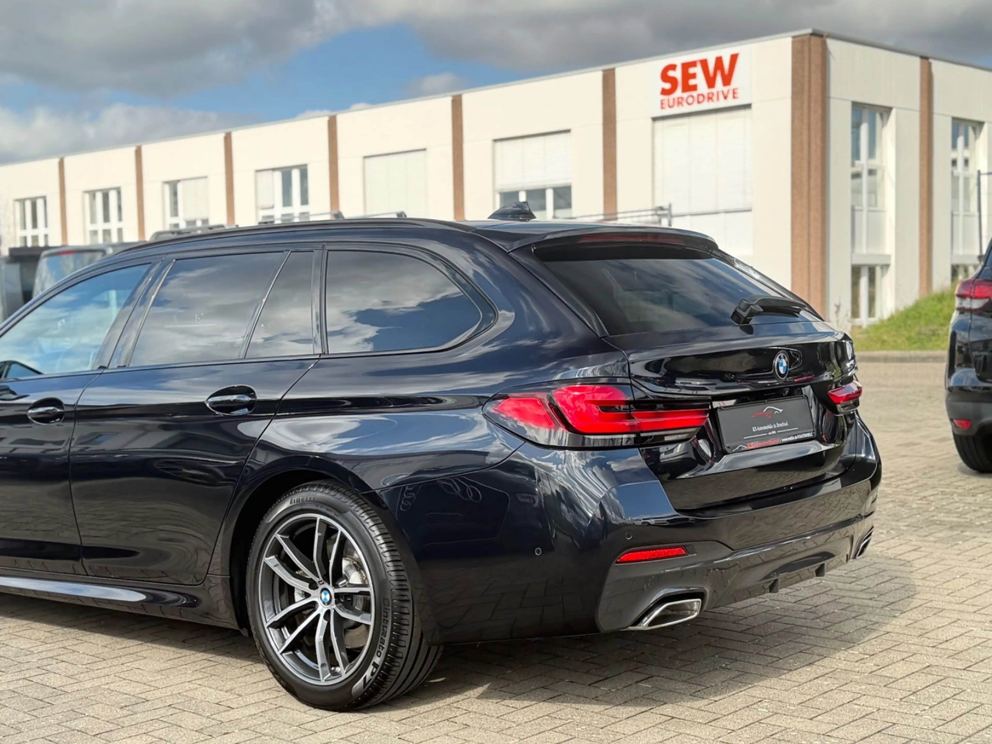 BMW 520 d xDrive M-Paket *Head-up*AHK*ACC*Kamera* — photo 12