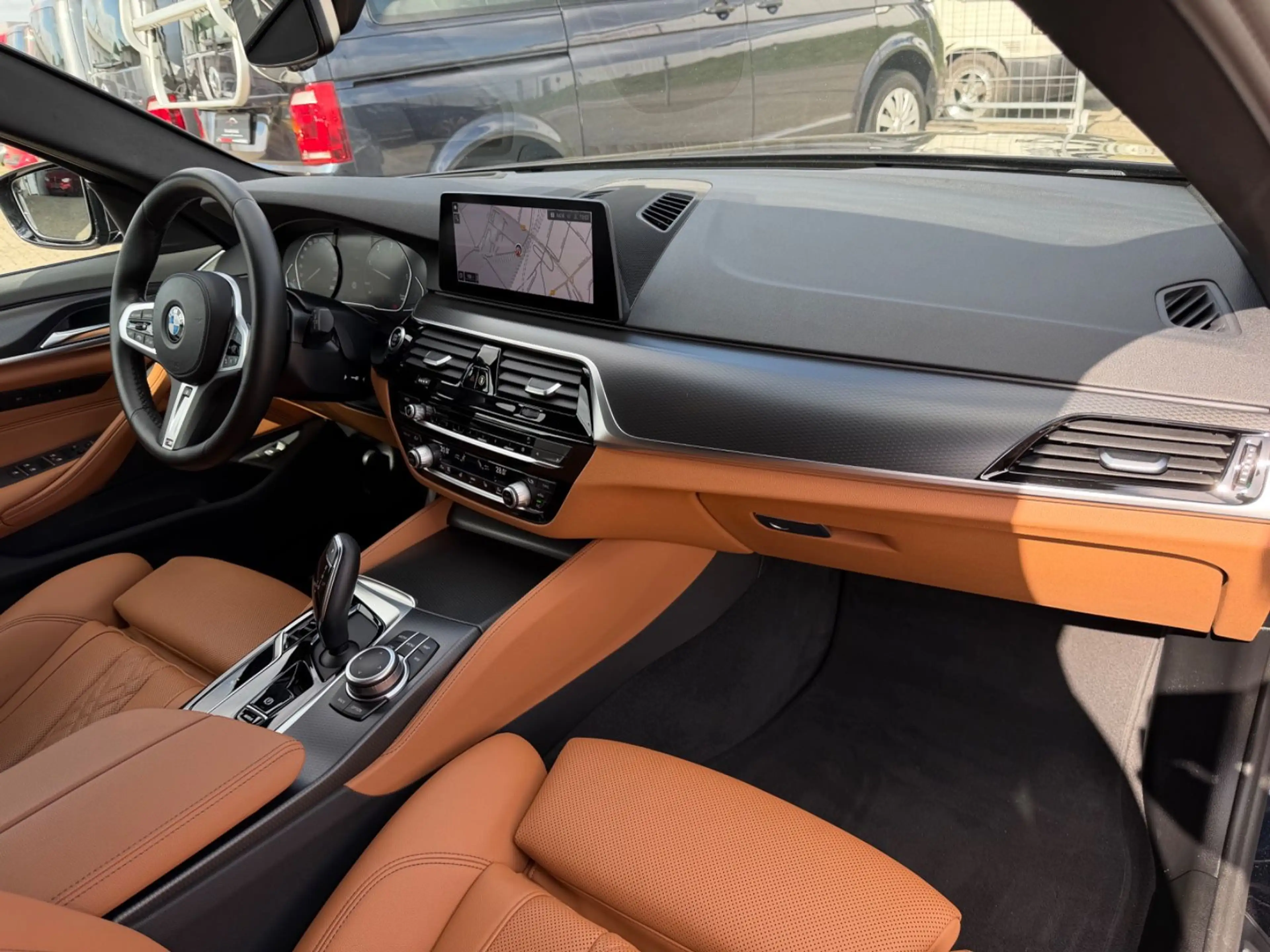 BMW 520 d xDrive M-Paket *Head-up*AHK*ACC*Kamera* — photo 38