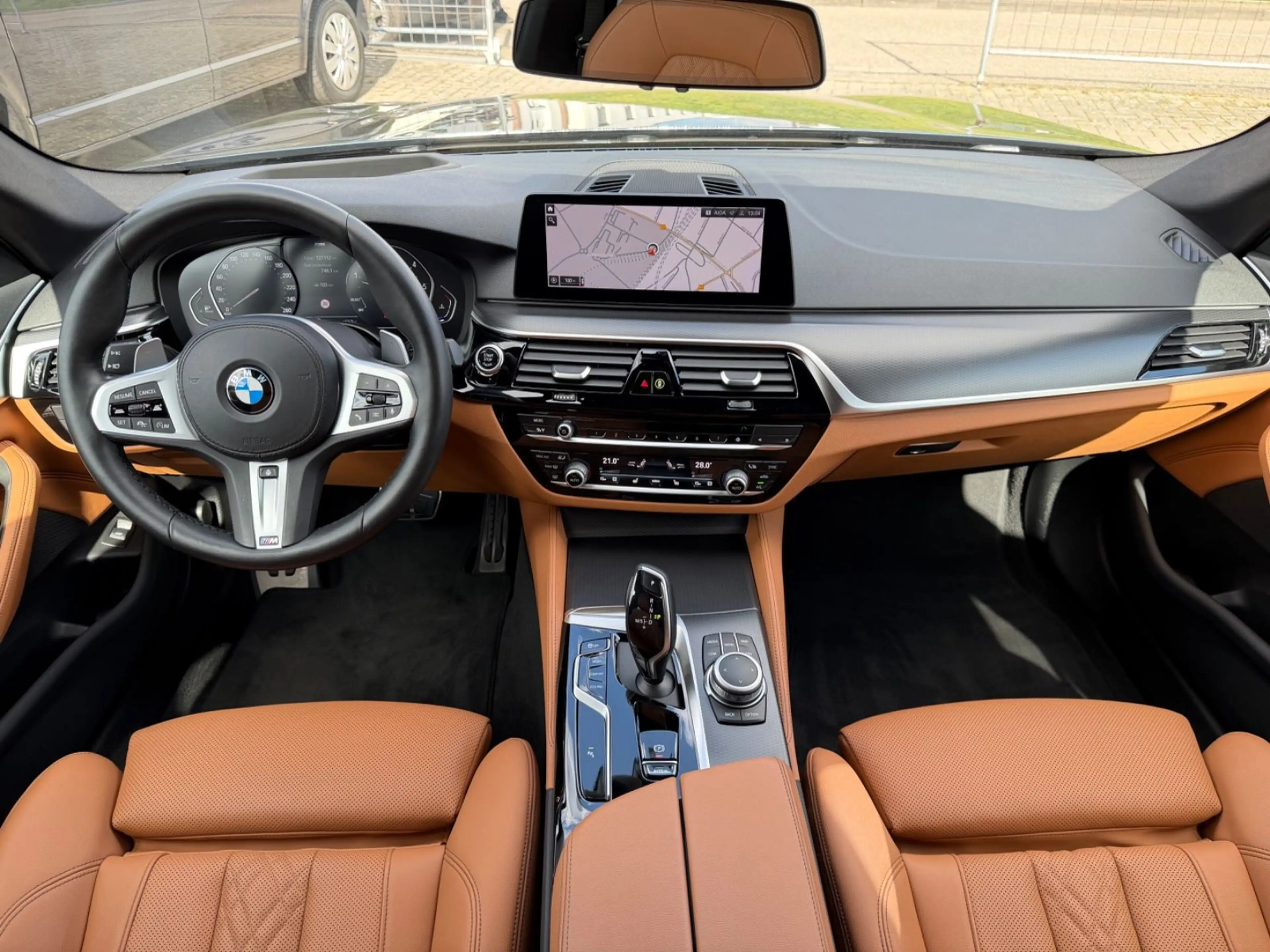 BMW 520 d xDrive M-Paket *Head-up*AHK*ACC*Kamera* — photo 24