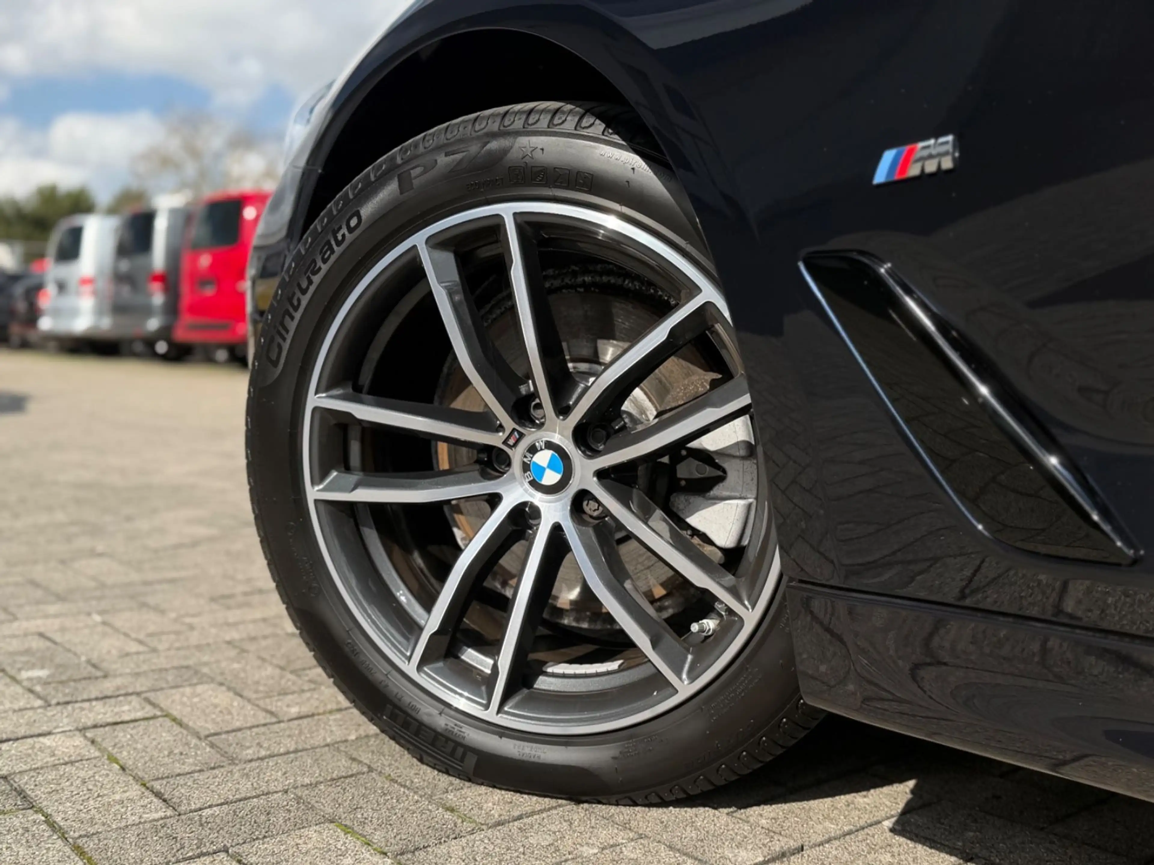 BMW 520 d xDrive M-Paket *Head-up*AHK*ACC*Kamera* — photo 41