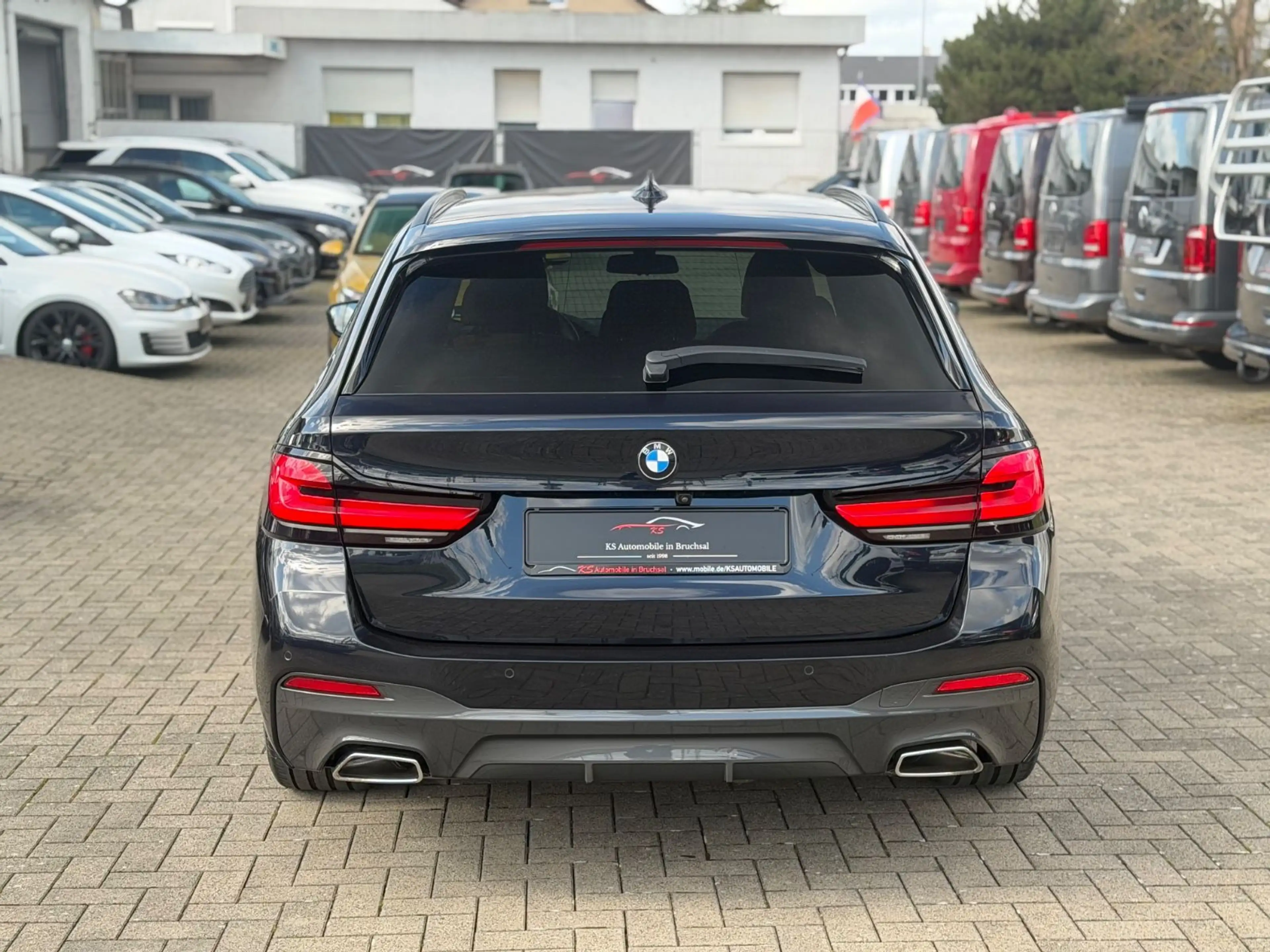 BMW 520 d xDrive M-Paket *Head-up*AHK*ACC*Kamera* — photo 6