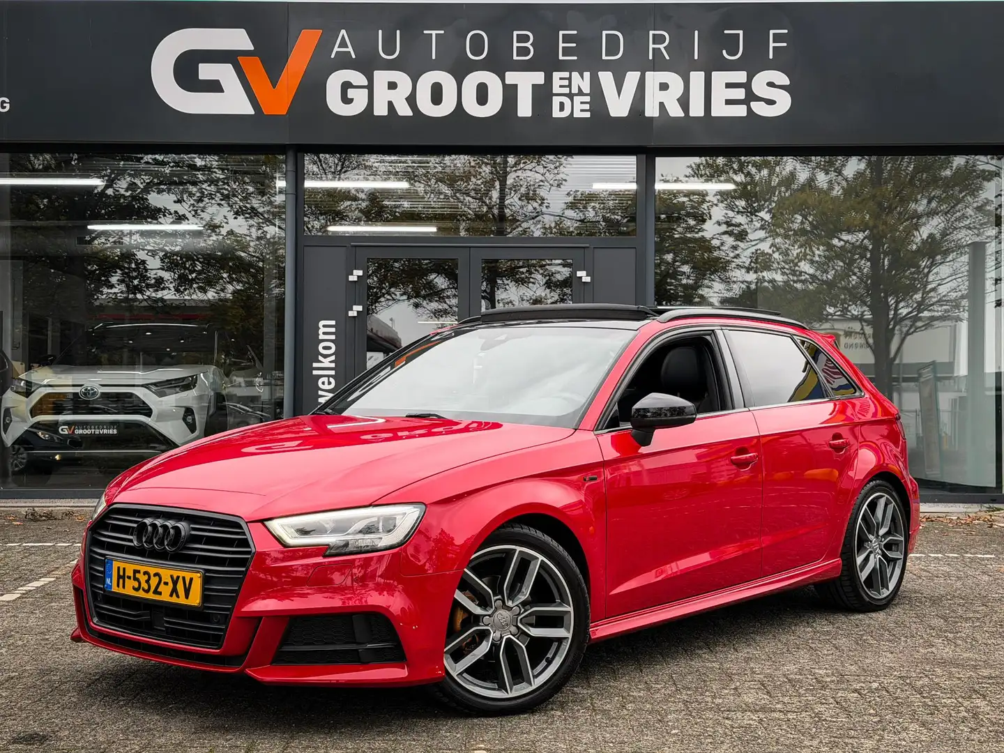 Audi A3 Sportback 35 TFSI CoD Sport S Line Edition 3X S-Li Rood - 1