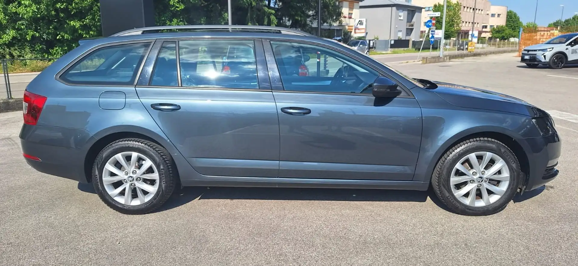 Skoda Octavia Octavia III 2017 Wagon 1.6 tdi Ambition 115cv Grigio - 2
