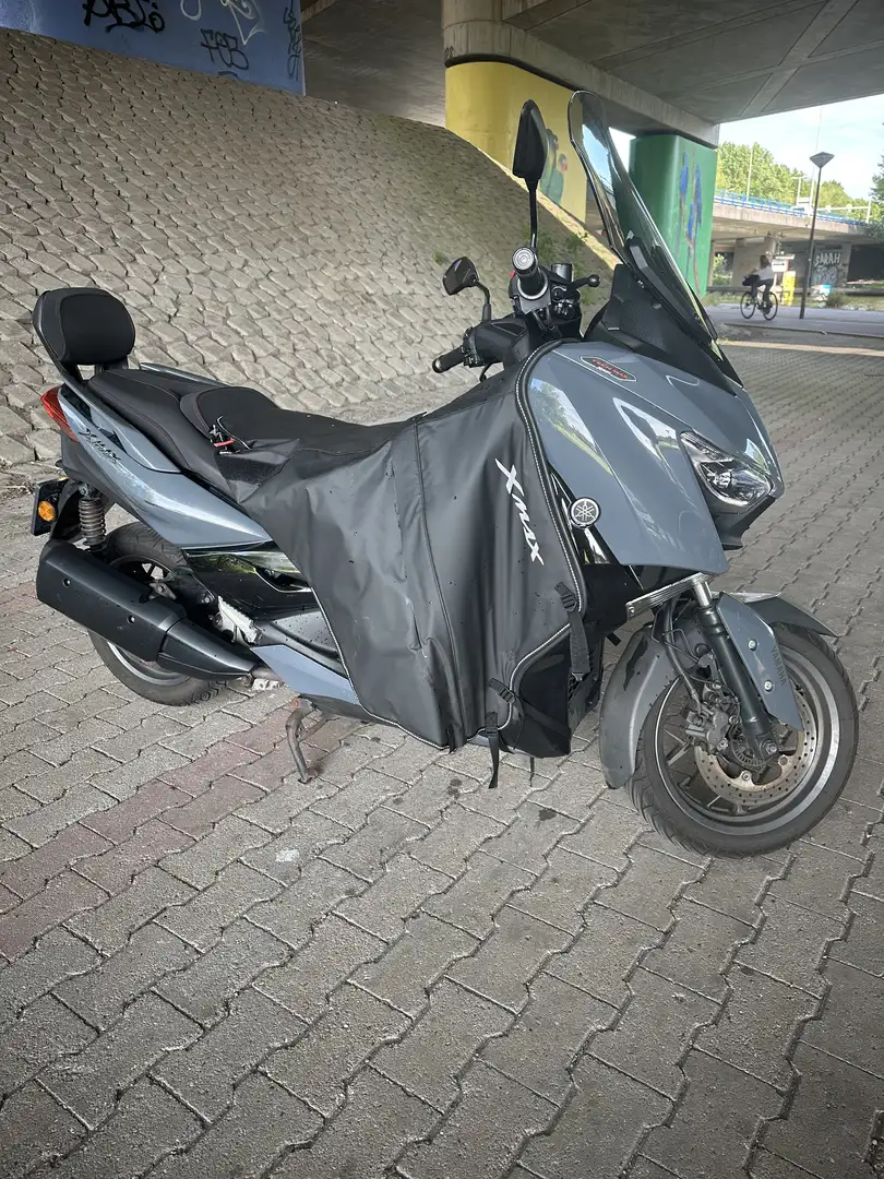 Yamaha X-Max 300 Tech Max Grijs - 2