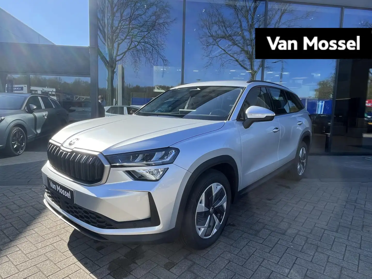 Skoda Kodiaq 1.5 TSI M-HEV Business Edition 150 PK | Automaat | Grijs - 1
