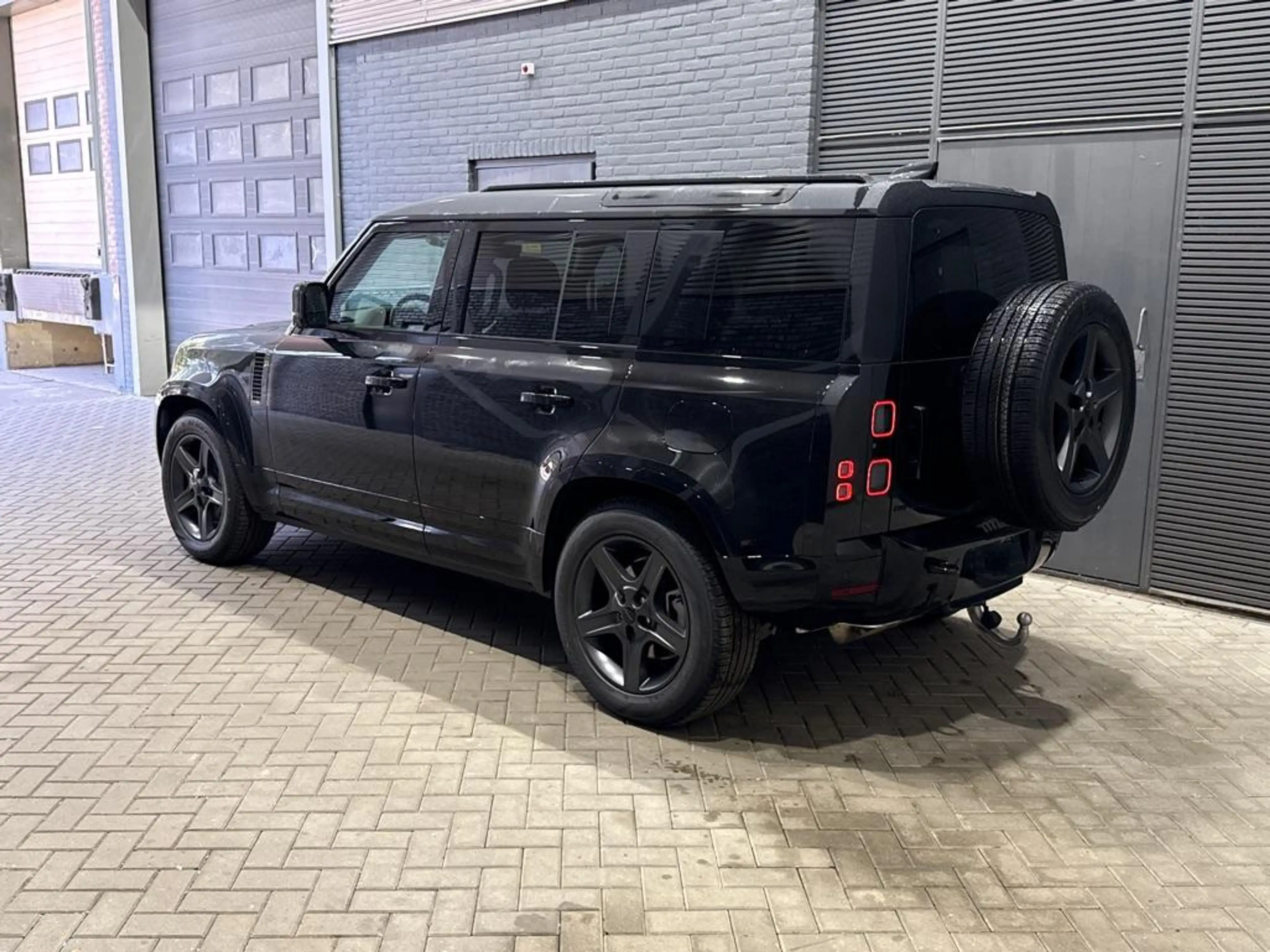 Land Rover Defender P300e 110 X-Dynamic SE | FACELIFT | Luchtvering | — photo 3